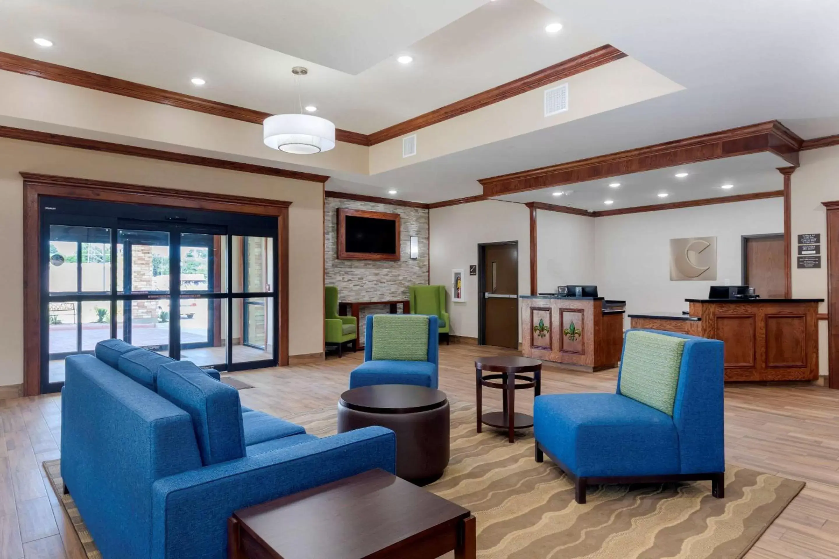 Lobby or reception, Seating Area in Comfort Suites West Monroe near Ike Hamilton Expo Center