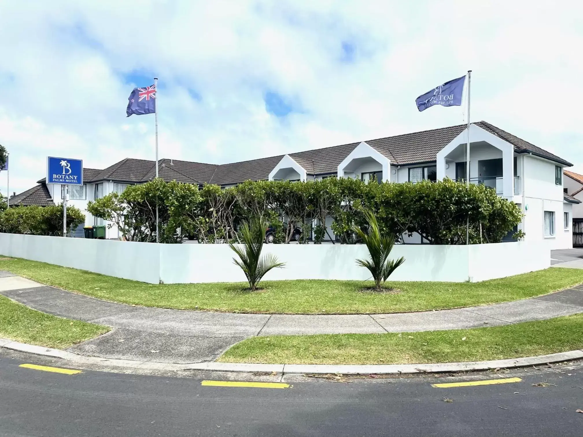 Property building in Botany Palms Motel Property building in Botany Palms Motel