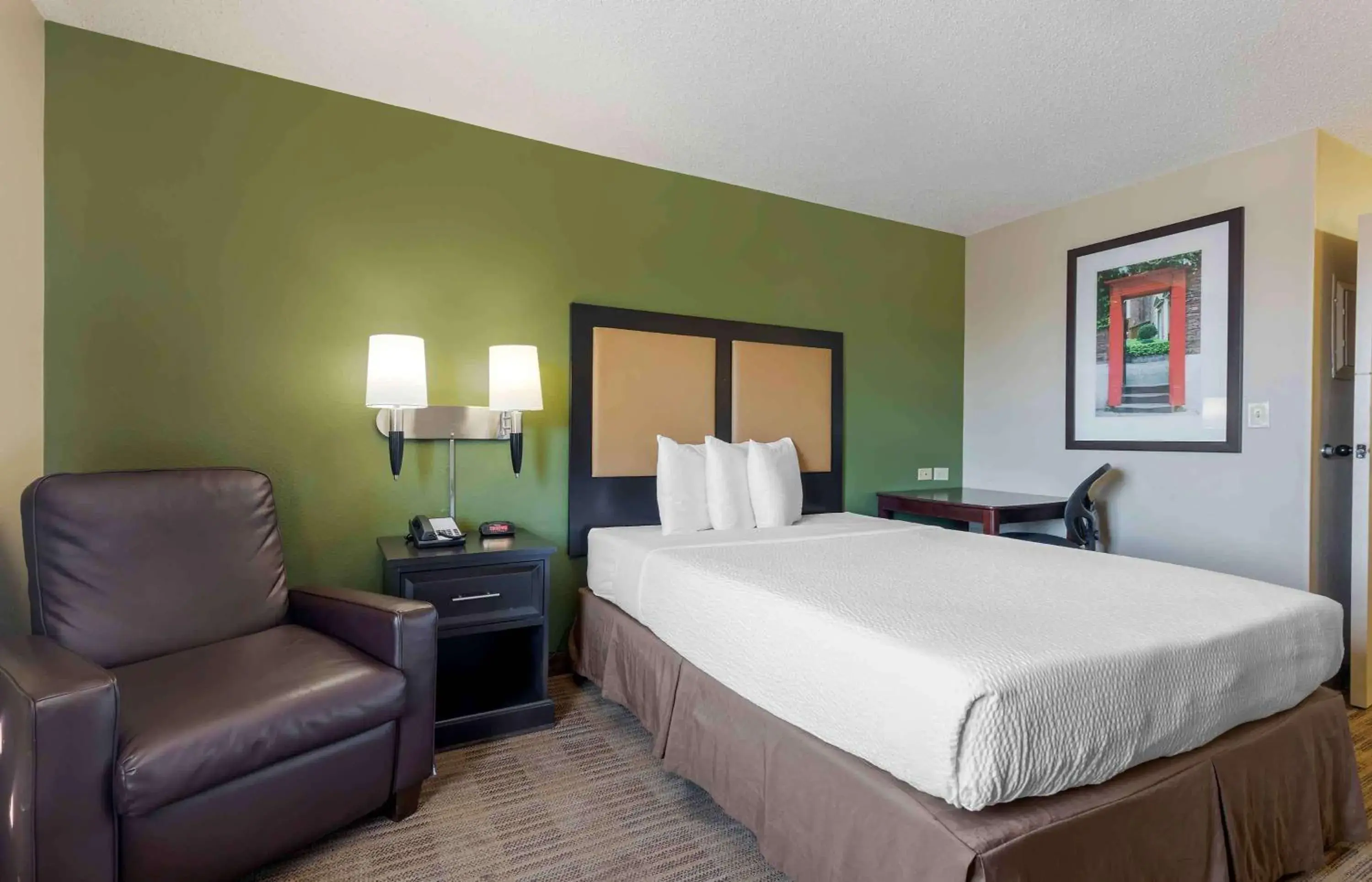 Bedroom, Bed in Extended Stay America Suites - Dallas - Greenville Avenue