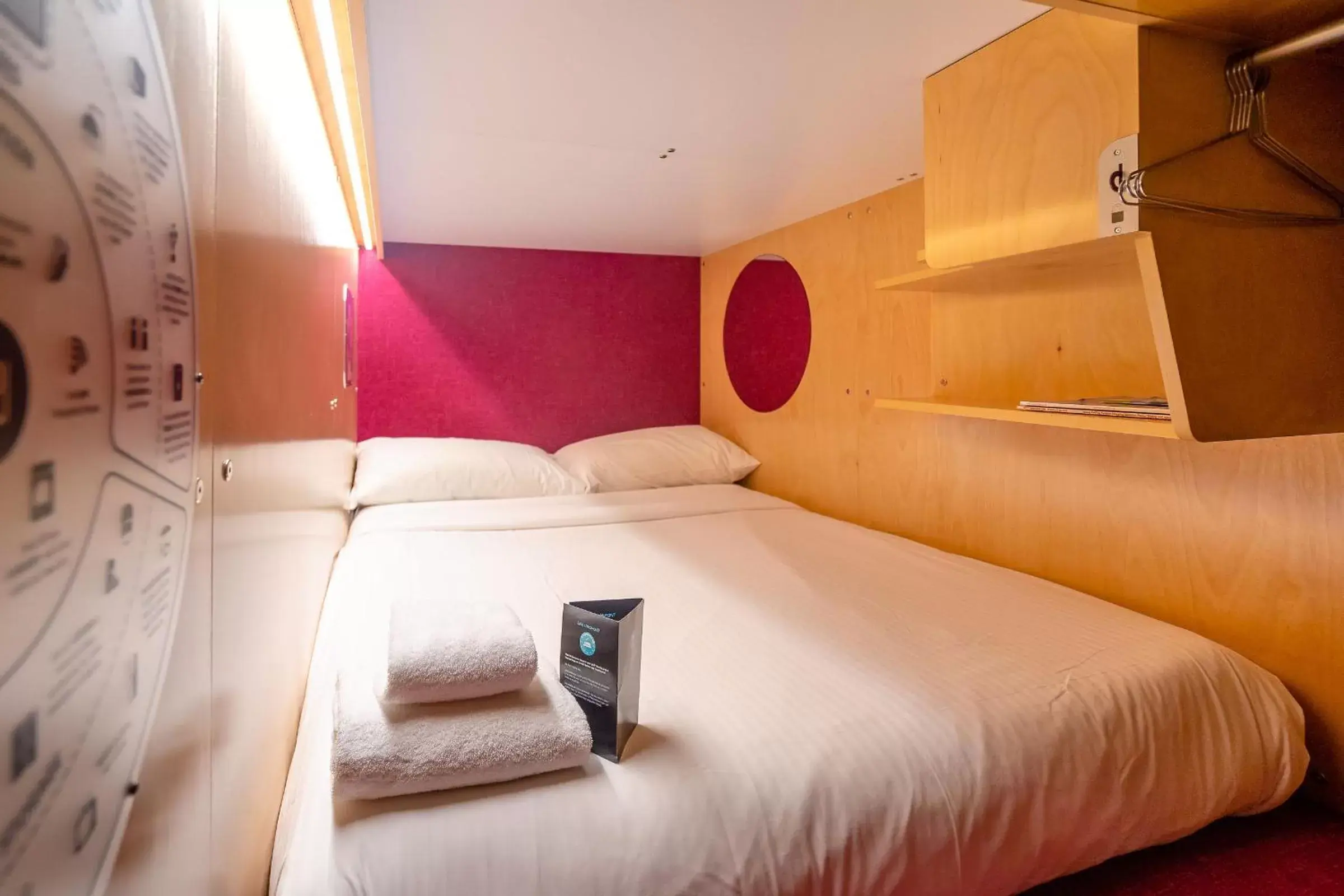 Bedroom, Bed in Pangea Pod Hotel