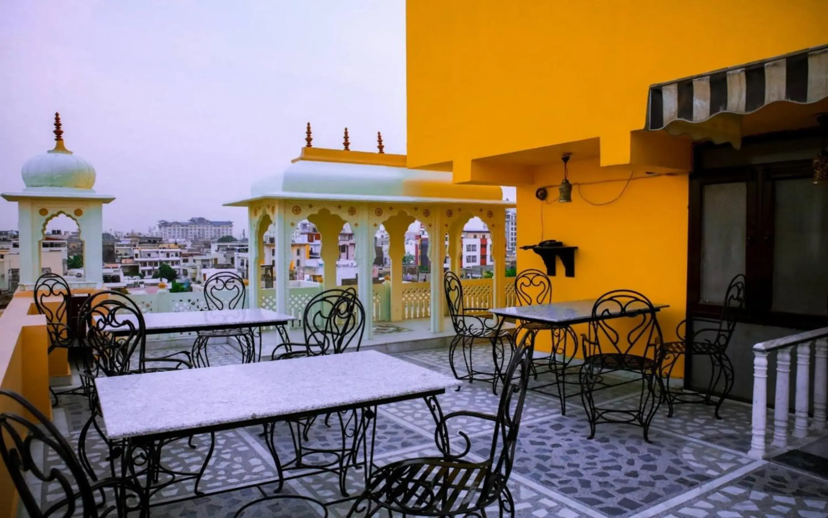Restaurant/places to eat in Nahar Singh Haveli Restaurant/places to eat in Nahar Singh Haveli