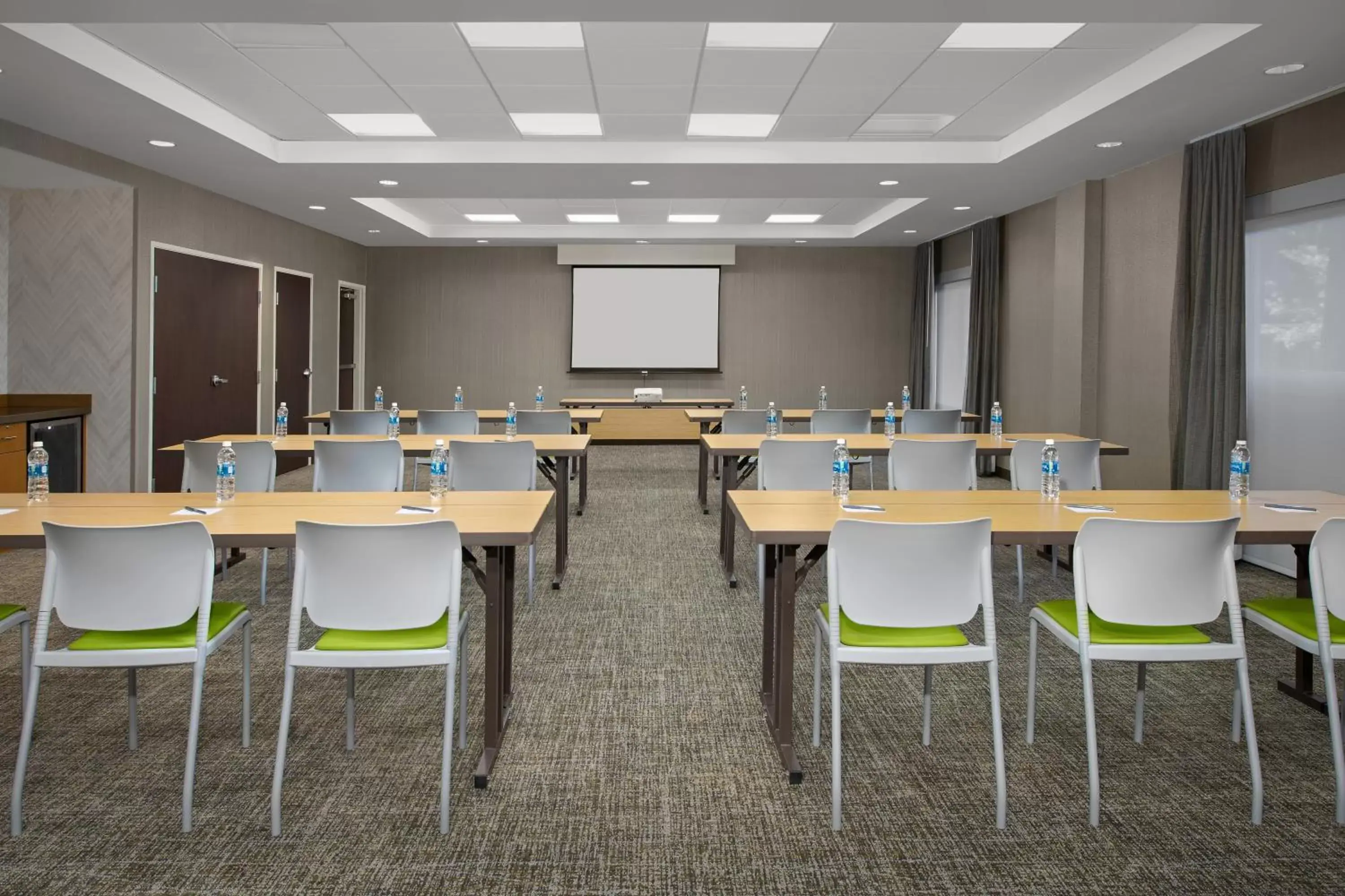 Meeting/conference room in SpringHill Suites by Marriott Portland Vancouver