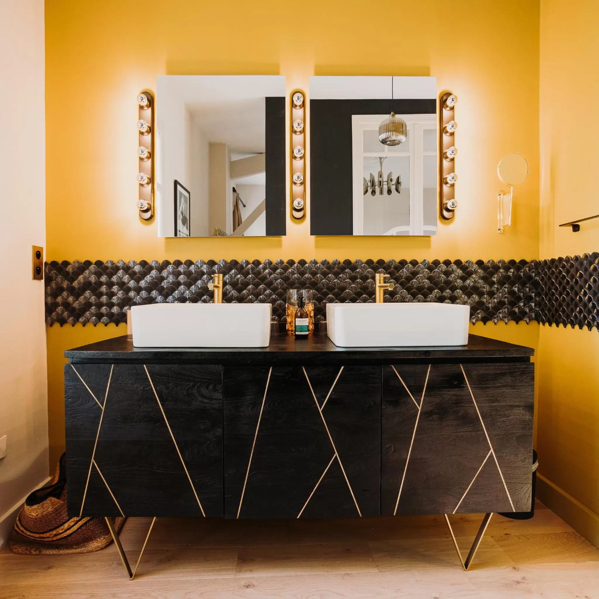 Deluxe Double Room with Shower in Château de Neyran chambre d'hôtes & Spa