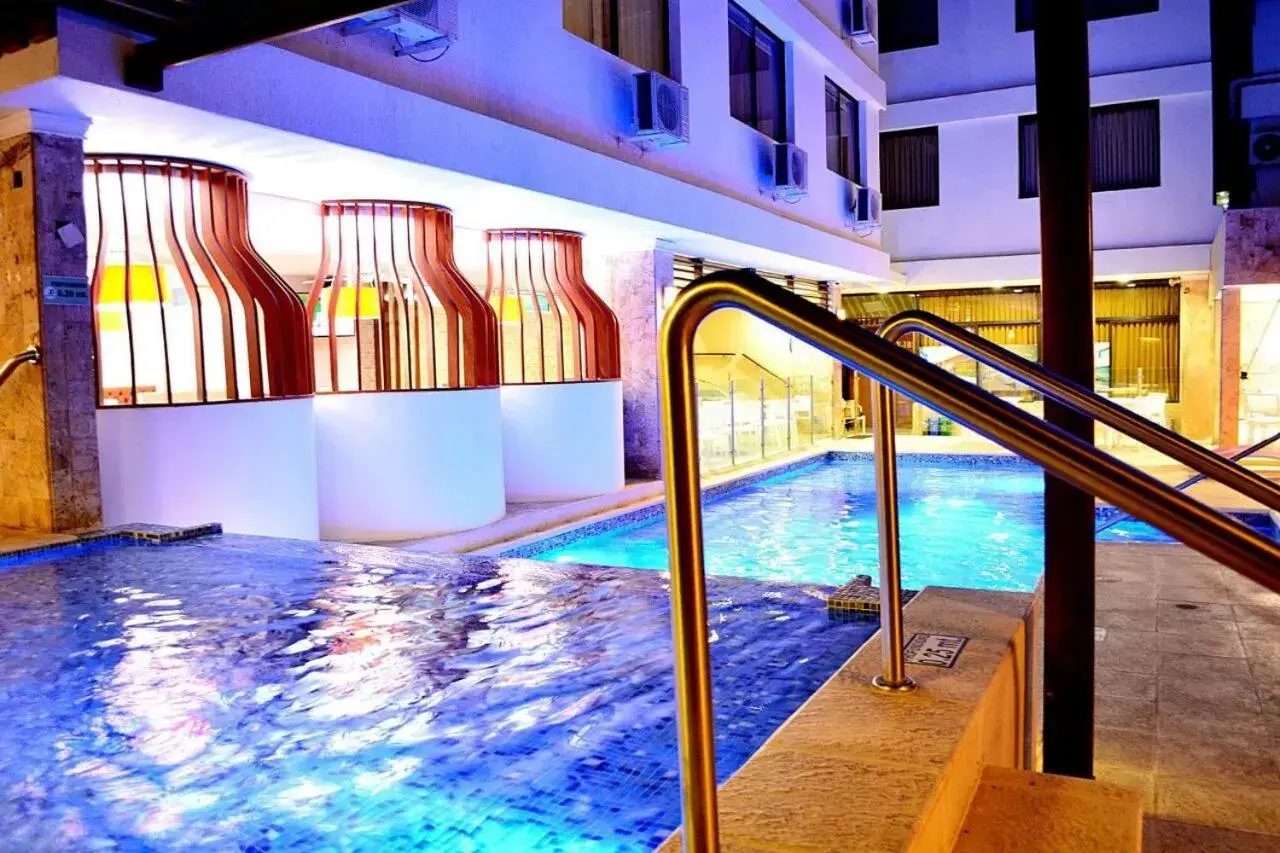 Swimming Pool in Hotel La Riviera