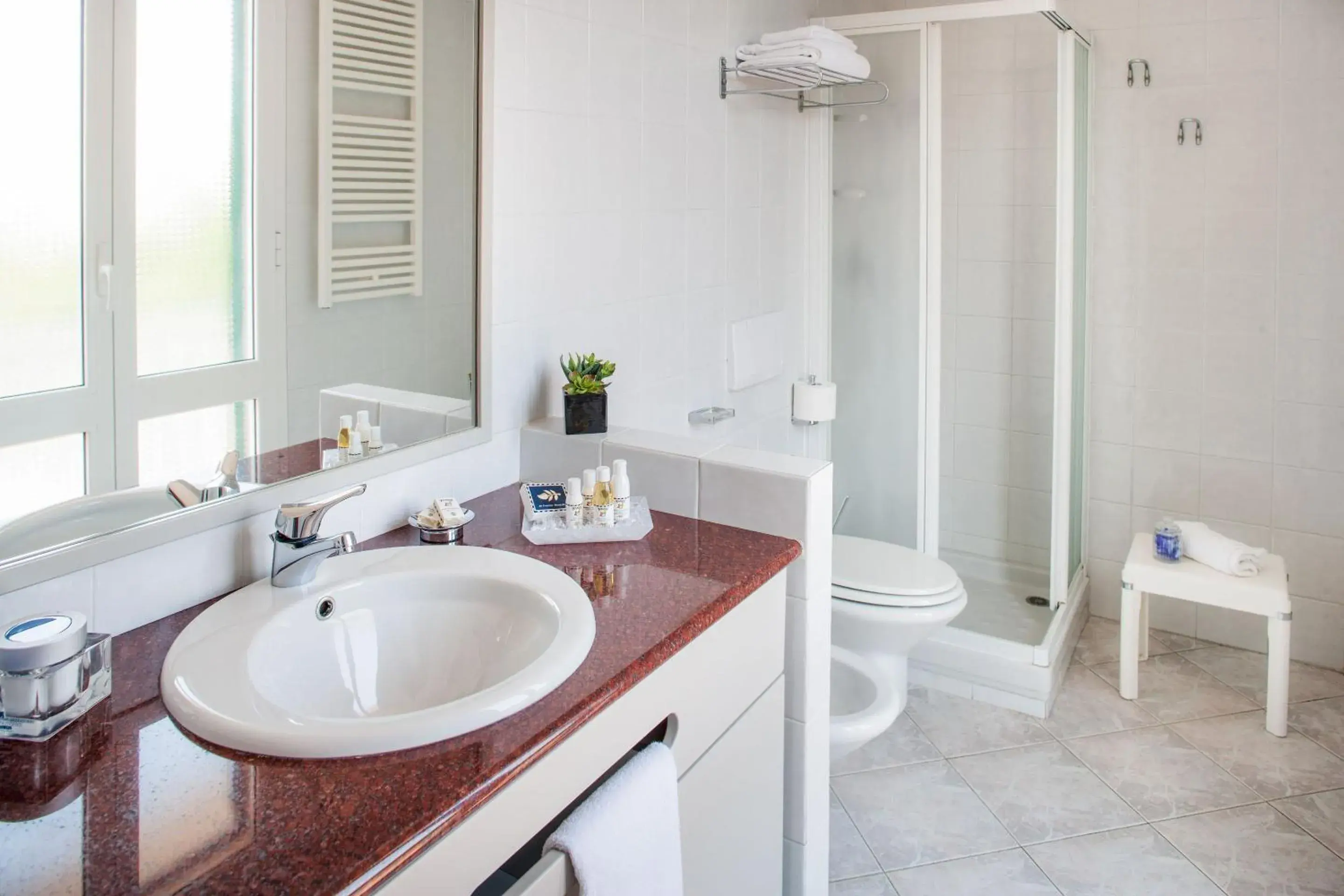 Bathroom in Hotel Gabriella