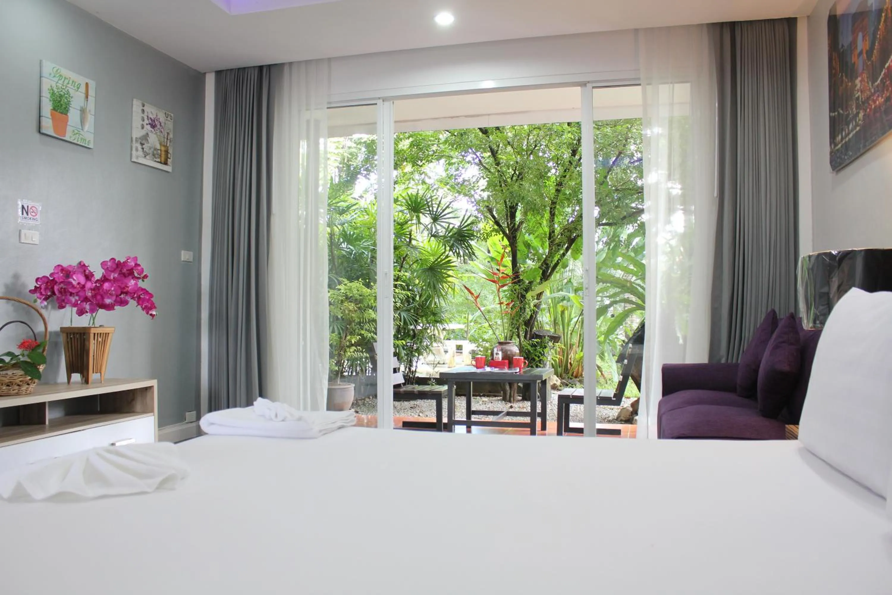 Property building, Bed in Eat n Sleep