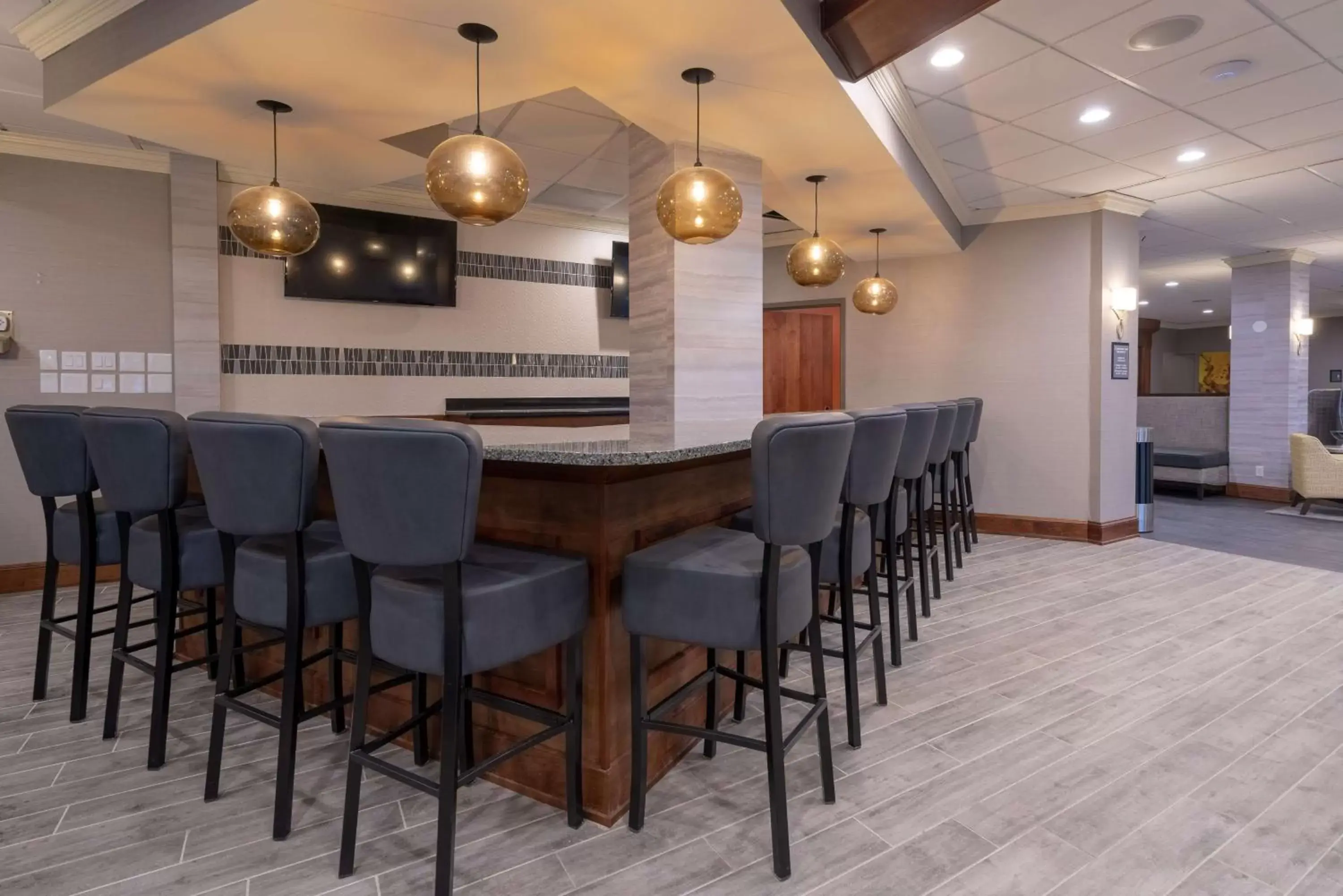 Lounge or bar in Best Western Premier Airport/Expo Center Hotel Lounge or bar in Best Western Premier Airport/Expo Center Hotel