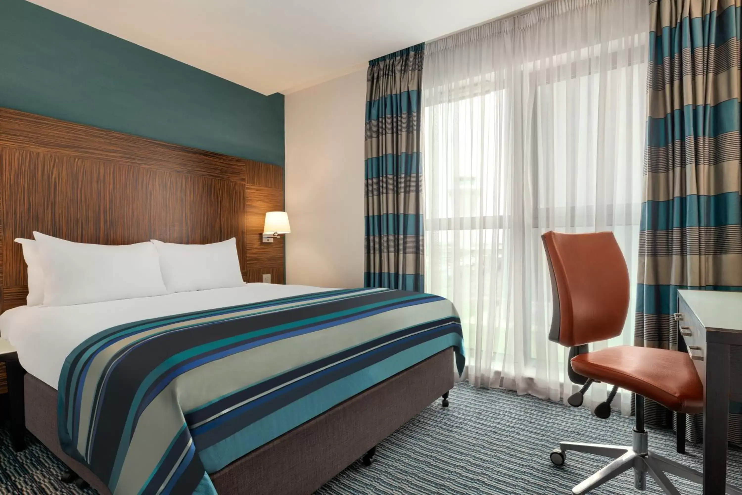 Bedroom, Bed in Holiday Inn Birmingham Airport - NEC, an IHG Hotel