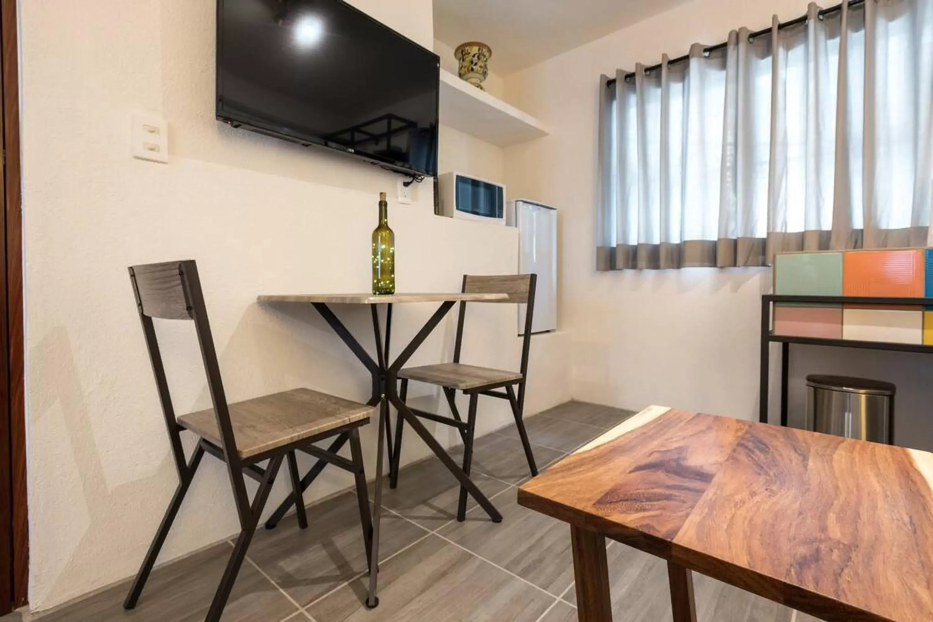 Seating area, TV/Entertainment Center in ZonaZ Boutique Hotel