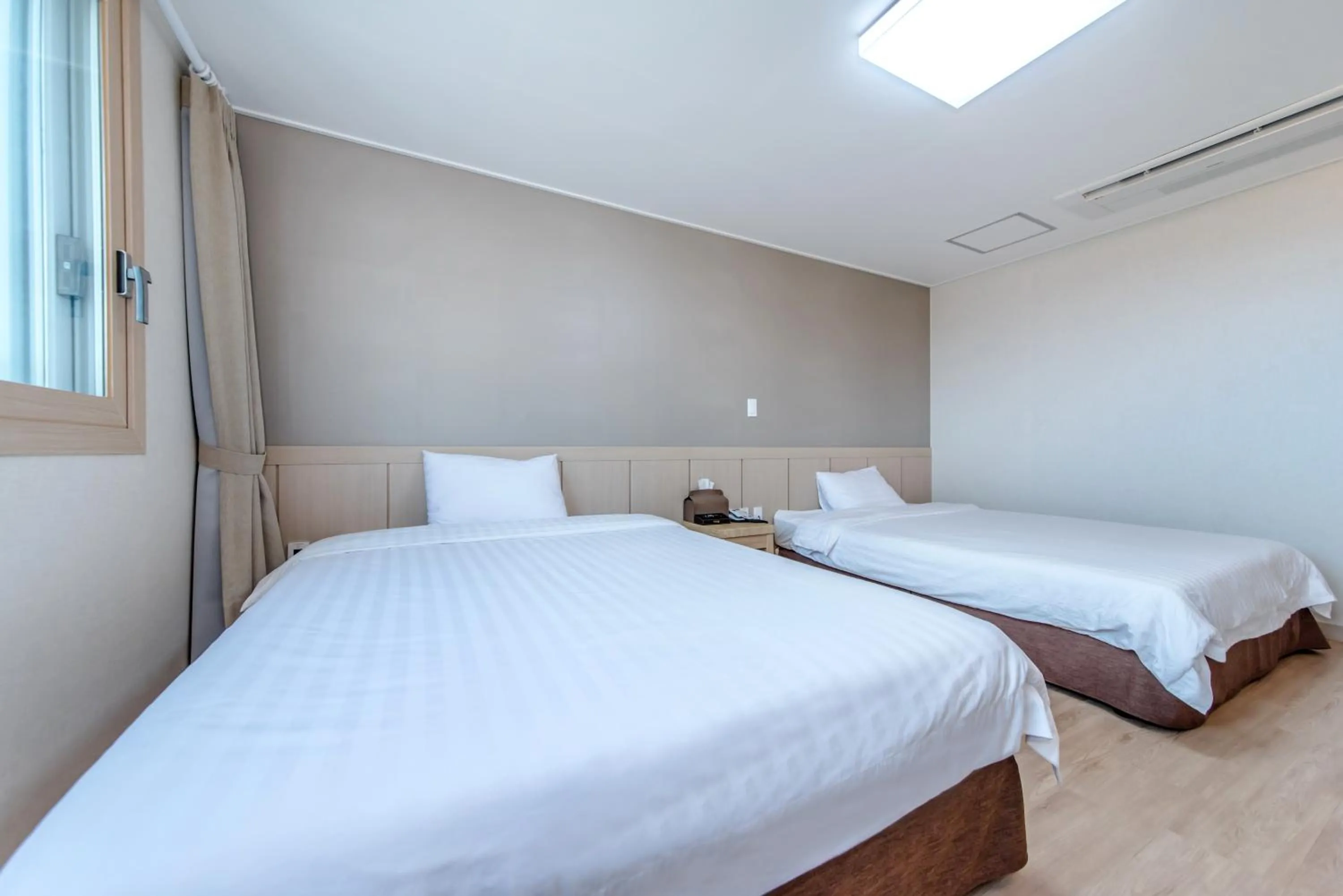 Bedroom, Bed in Jungmoon City Hotel & J-hill Hotel