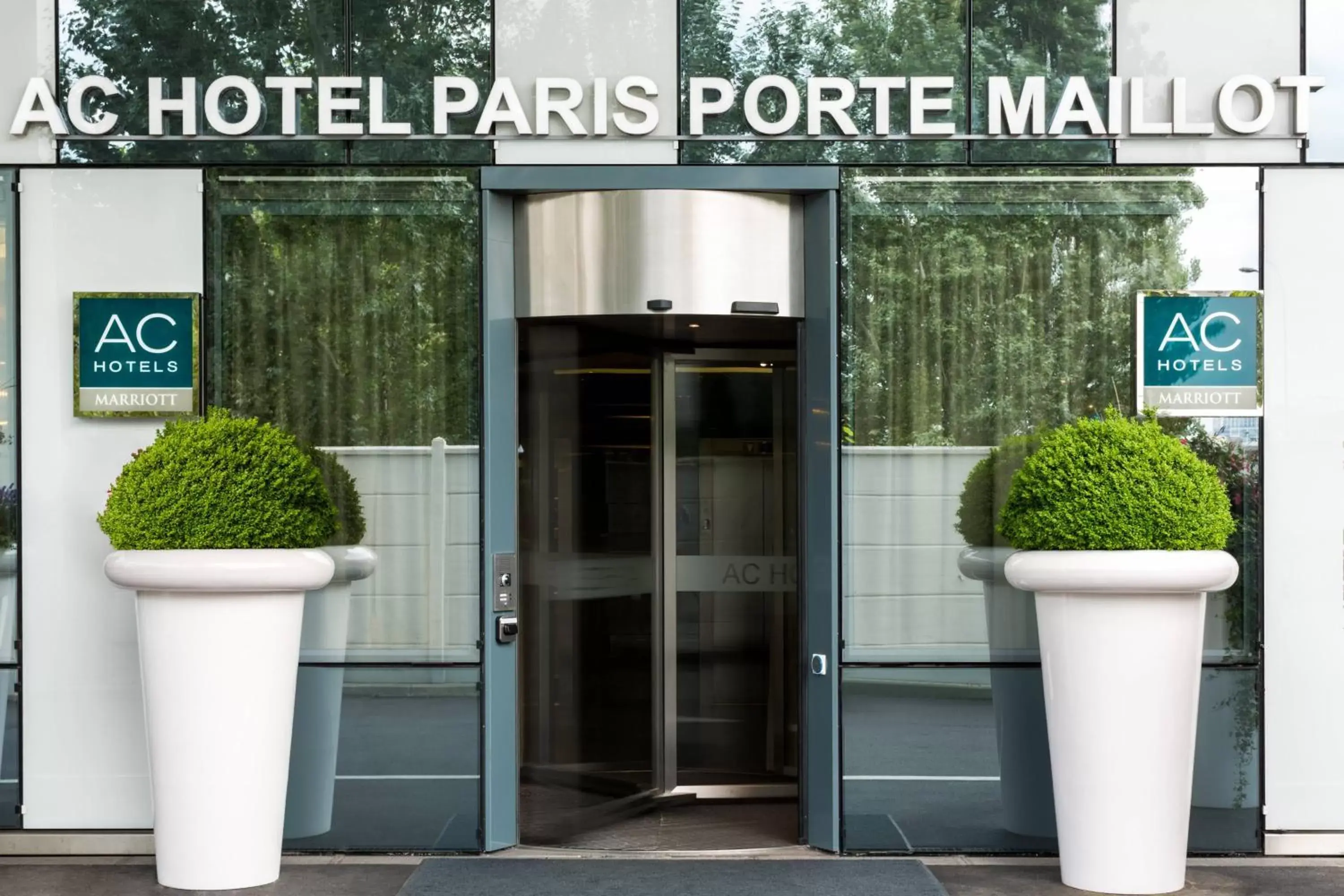 Property building, Property Logo/Sign in AC Hotel Paris Porte Maillot by Marriott