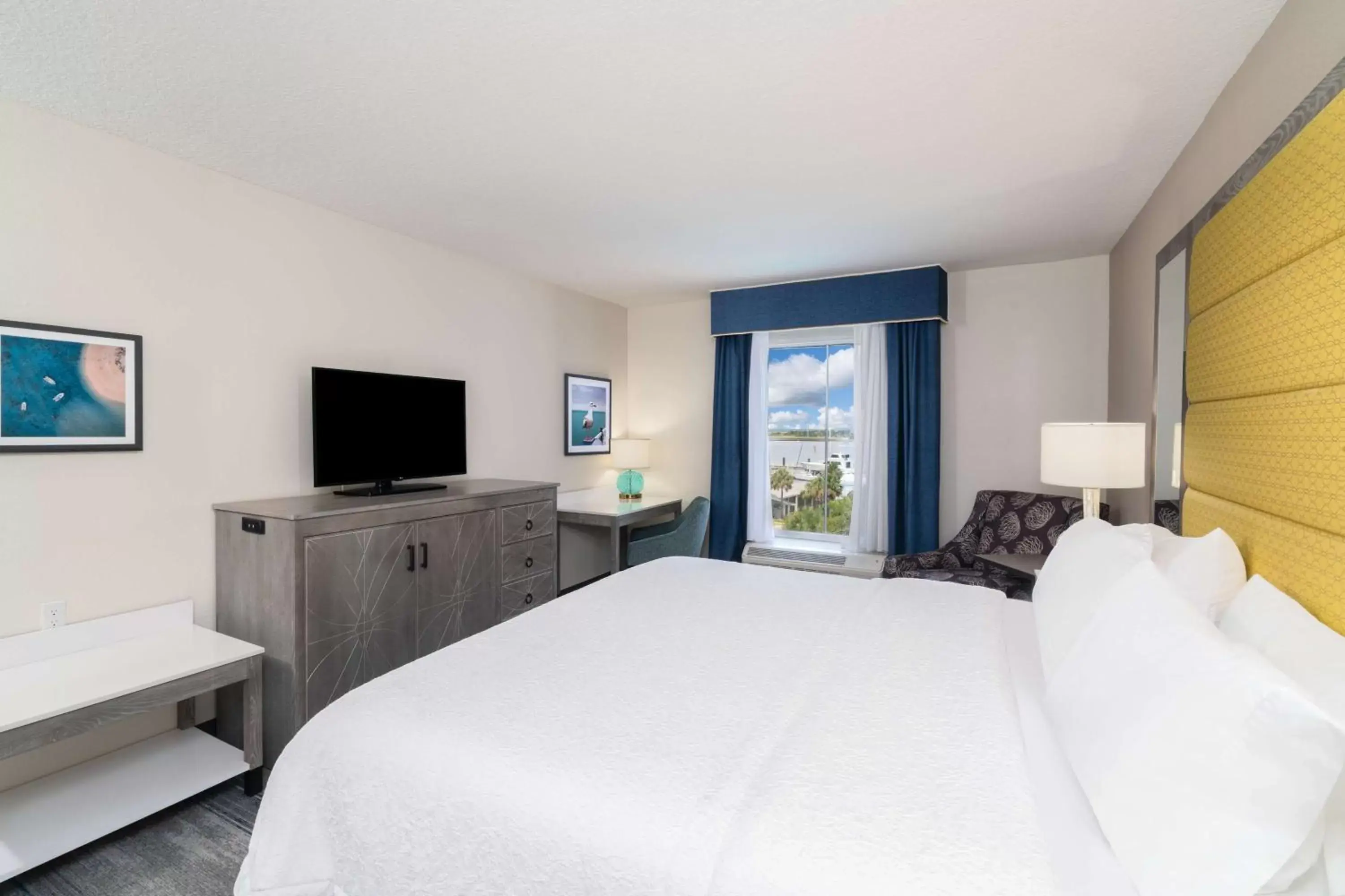 Bedroom in Hampton Inn & Suites Amelia Island