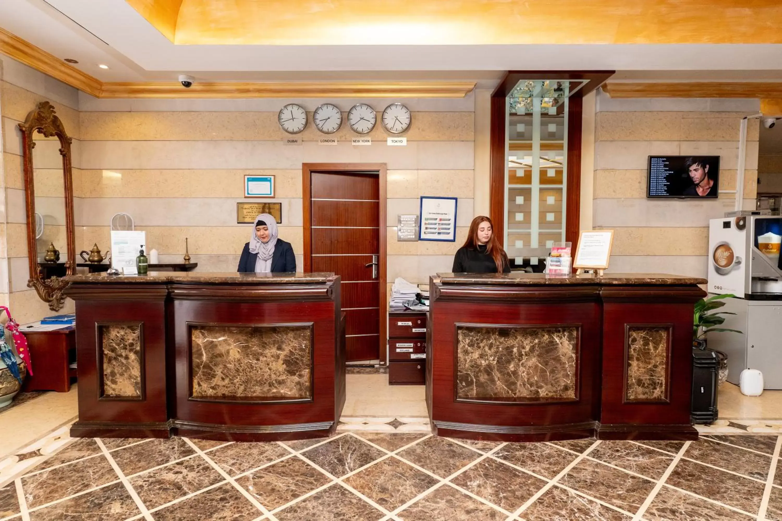 Facade/entrance, Lobby/Reception in Al Raya Hotel Apartments