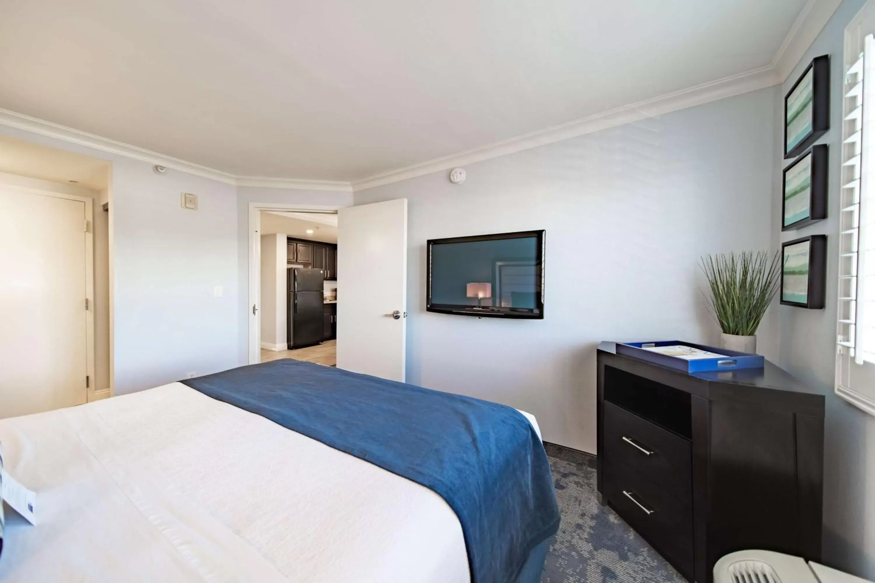 Photo of the whole room, Bed in Best Western Plus Manhattan Beach Hotel