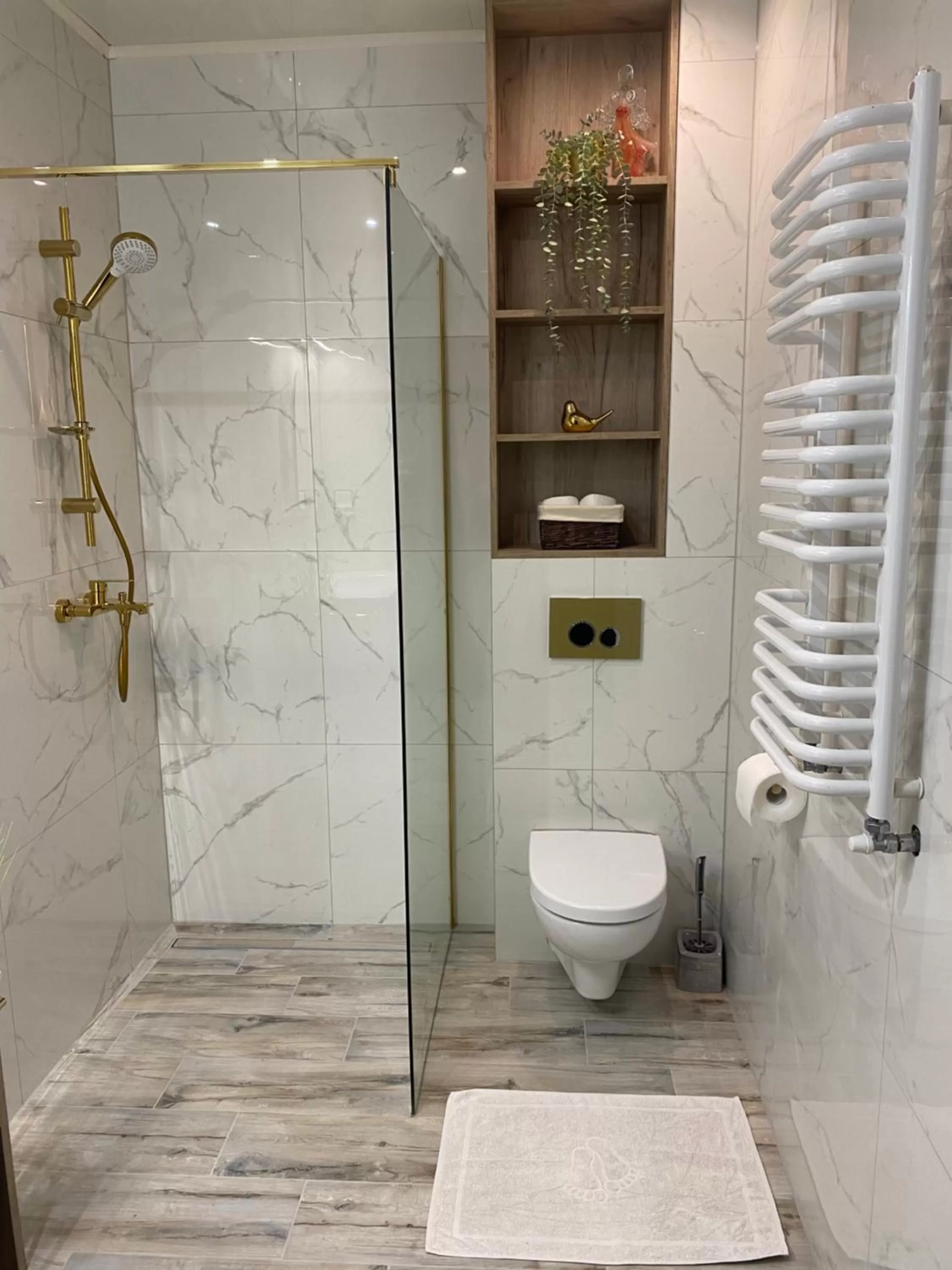 Shower in Pokoje Bakos Radocza