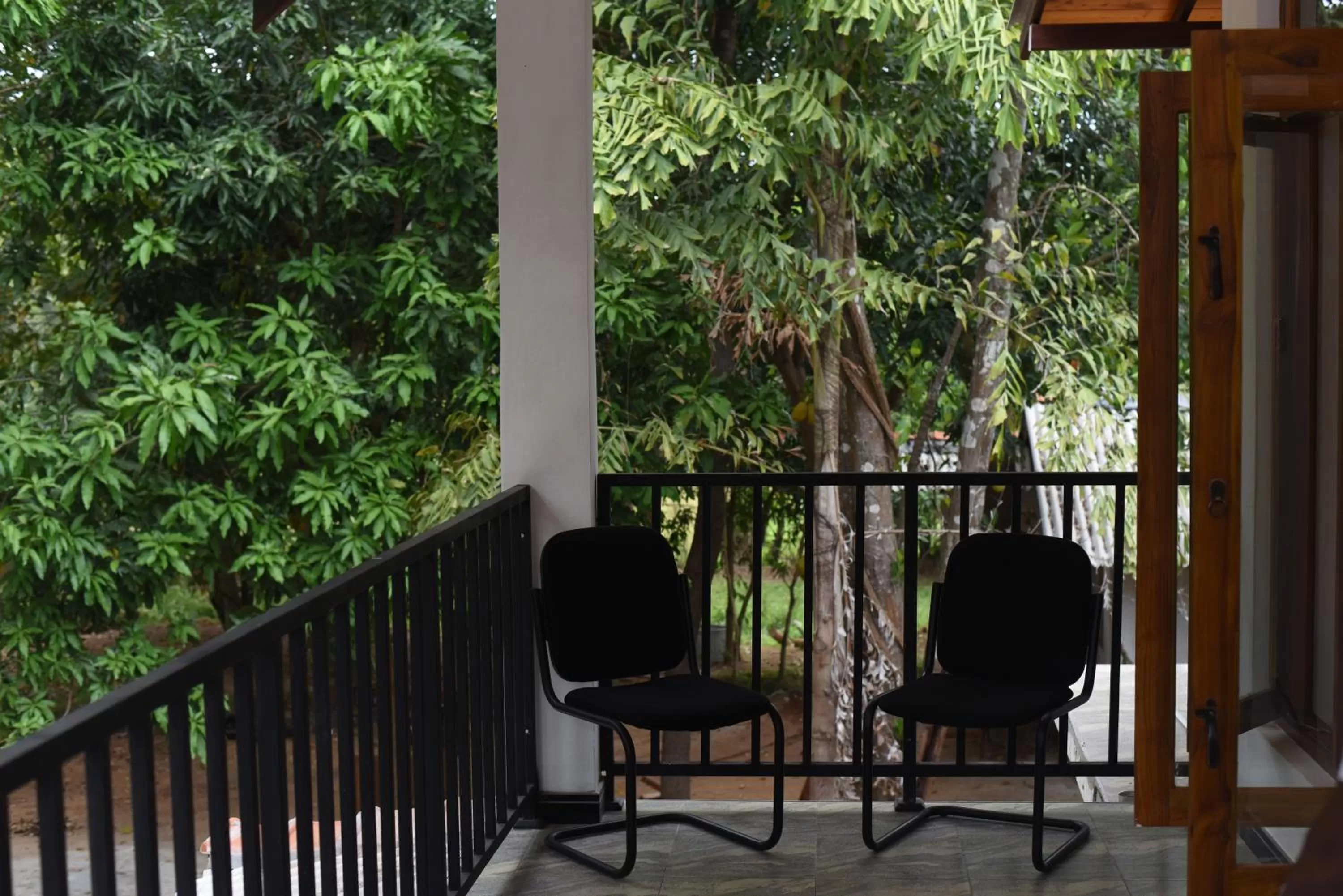 View (from property/room), Balcony/Terrace in Kithmi Resort