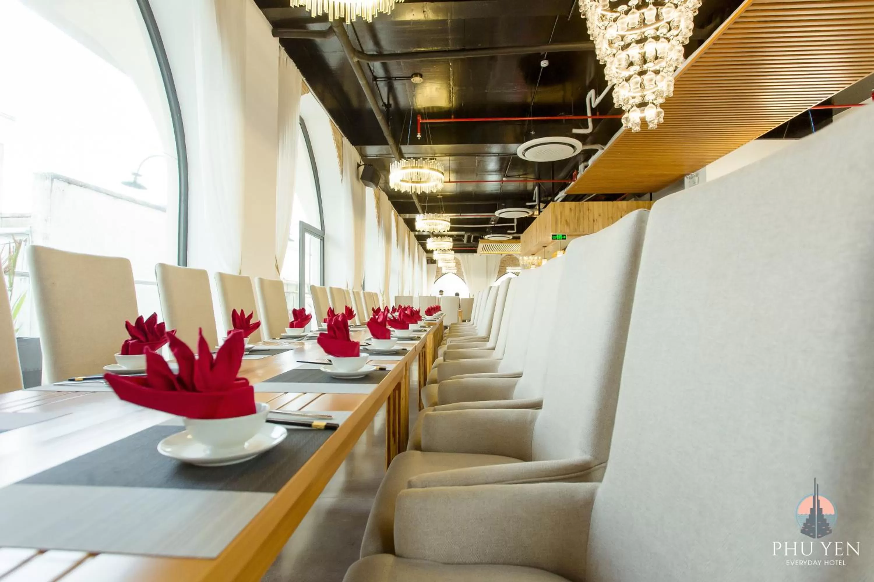 Restaurant/places to eat in PHÚ YÊN EVERYDAY HOTEL