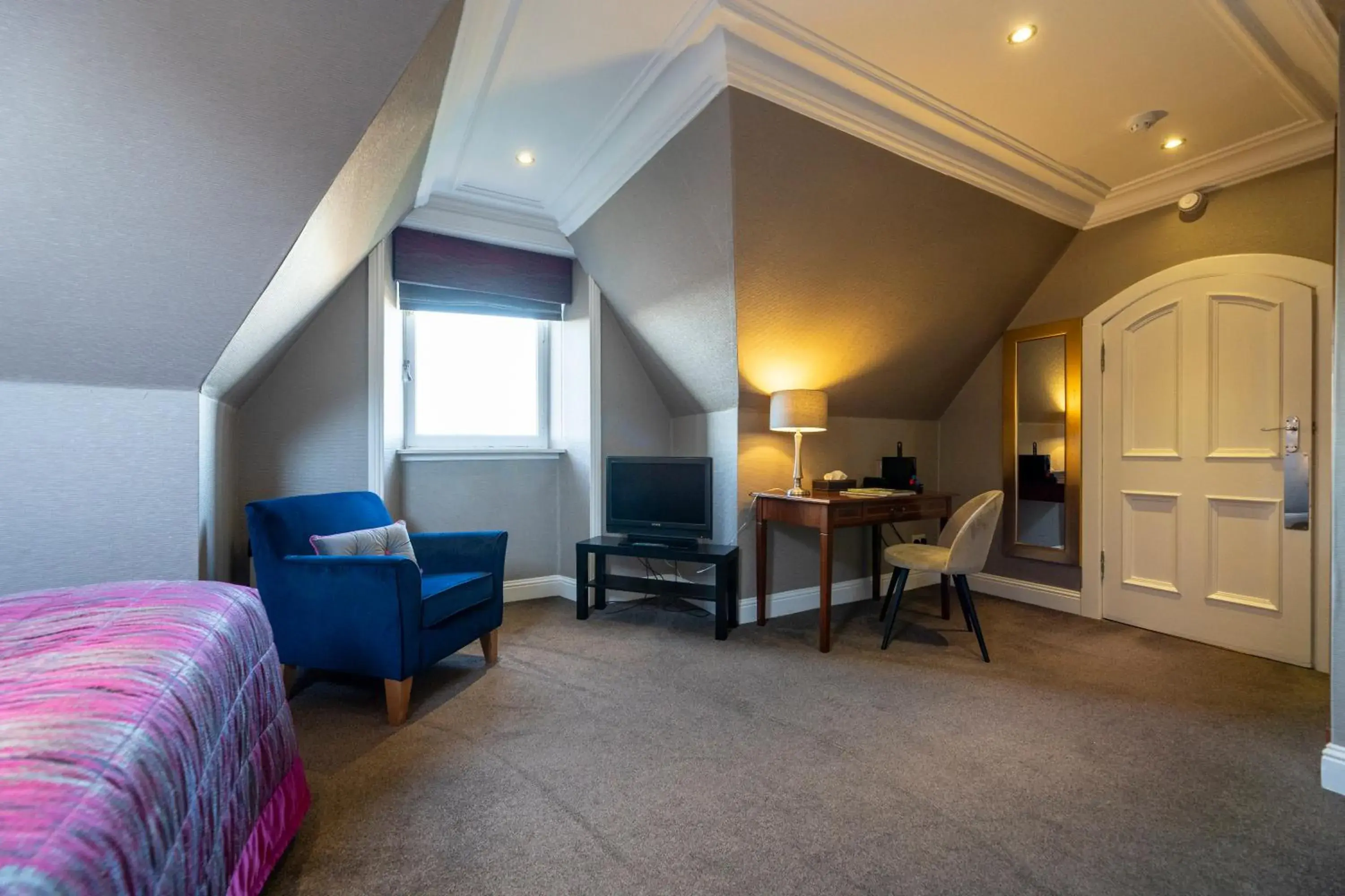 Photo of the whole room, Bed in Sherbrooke Castle Hotel Photo of the whole room, Bed in Sherbrooke Castle Hotel