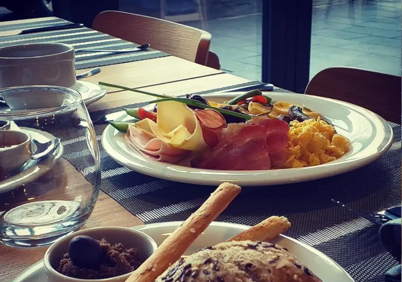 Buffet breakfast, Food in Athina Suites Hotel