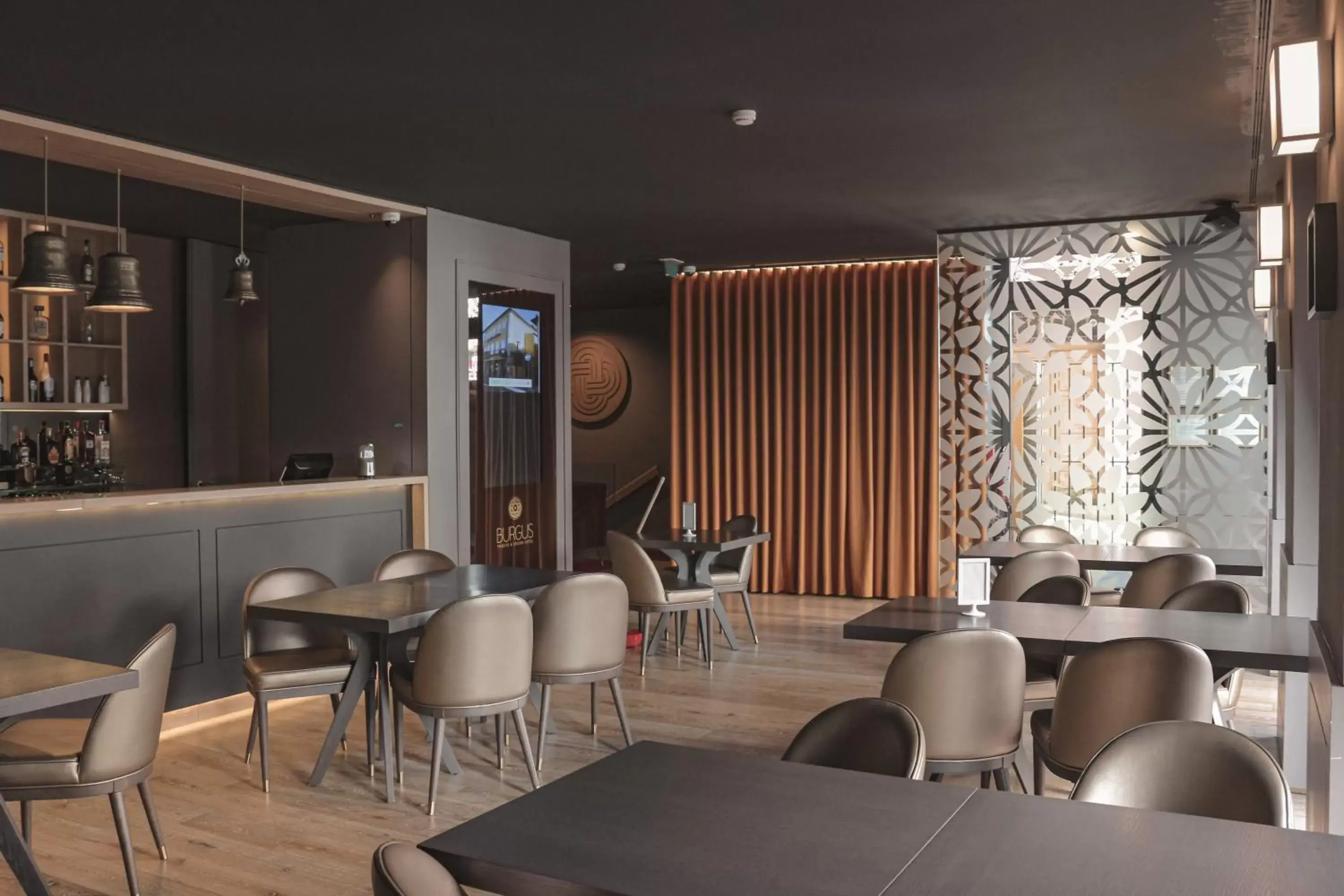 Restaurant/places to eat, Lounge/Bar in Burgus Tribute & Design Hotel