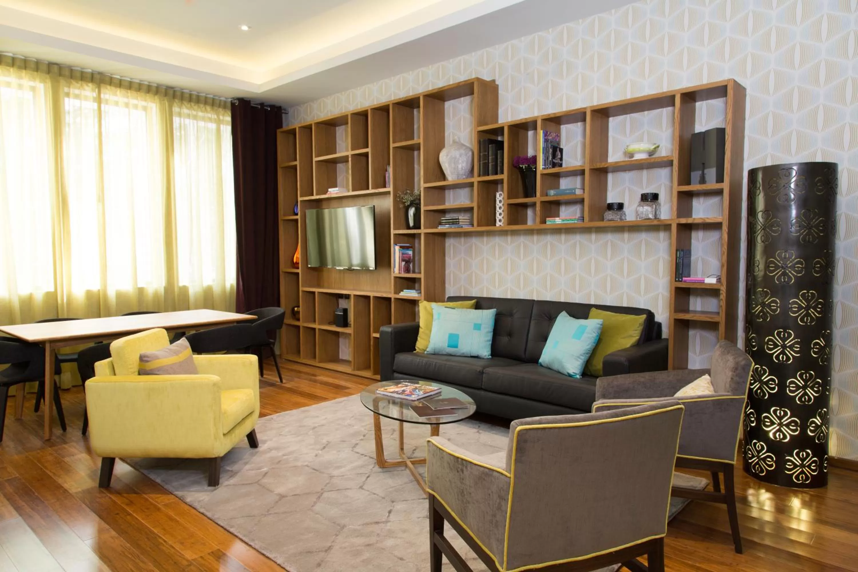 Library in Hotel Love It CAS Consulado