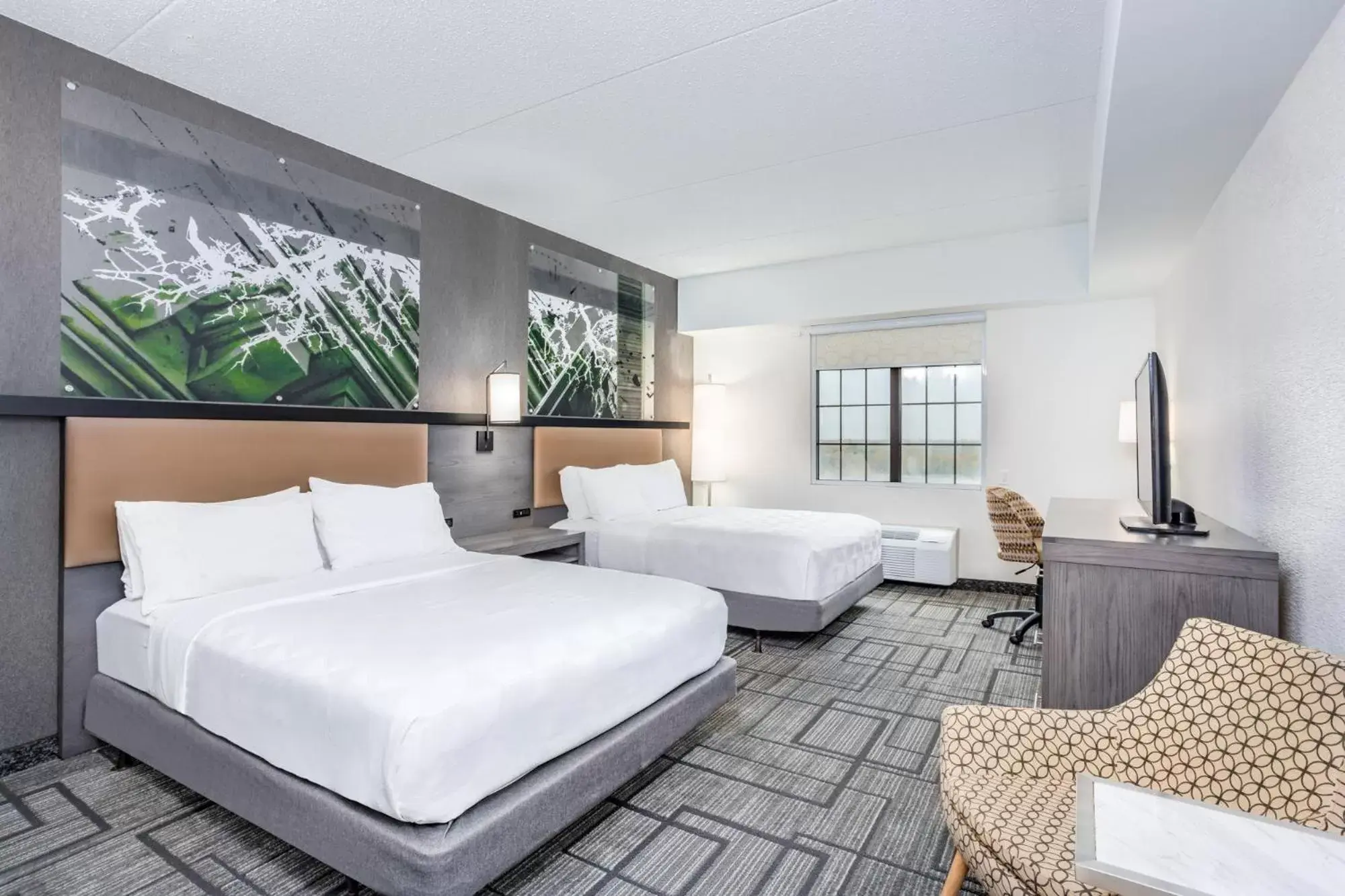 Photo of the whole room, Bed in Holiday Inn Lafayette-City Centre by IHG Photo of the whole room, Bed in Holiday Inn Lafayette-City Centre by IHG