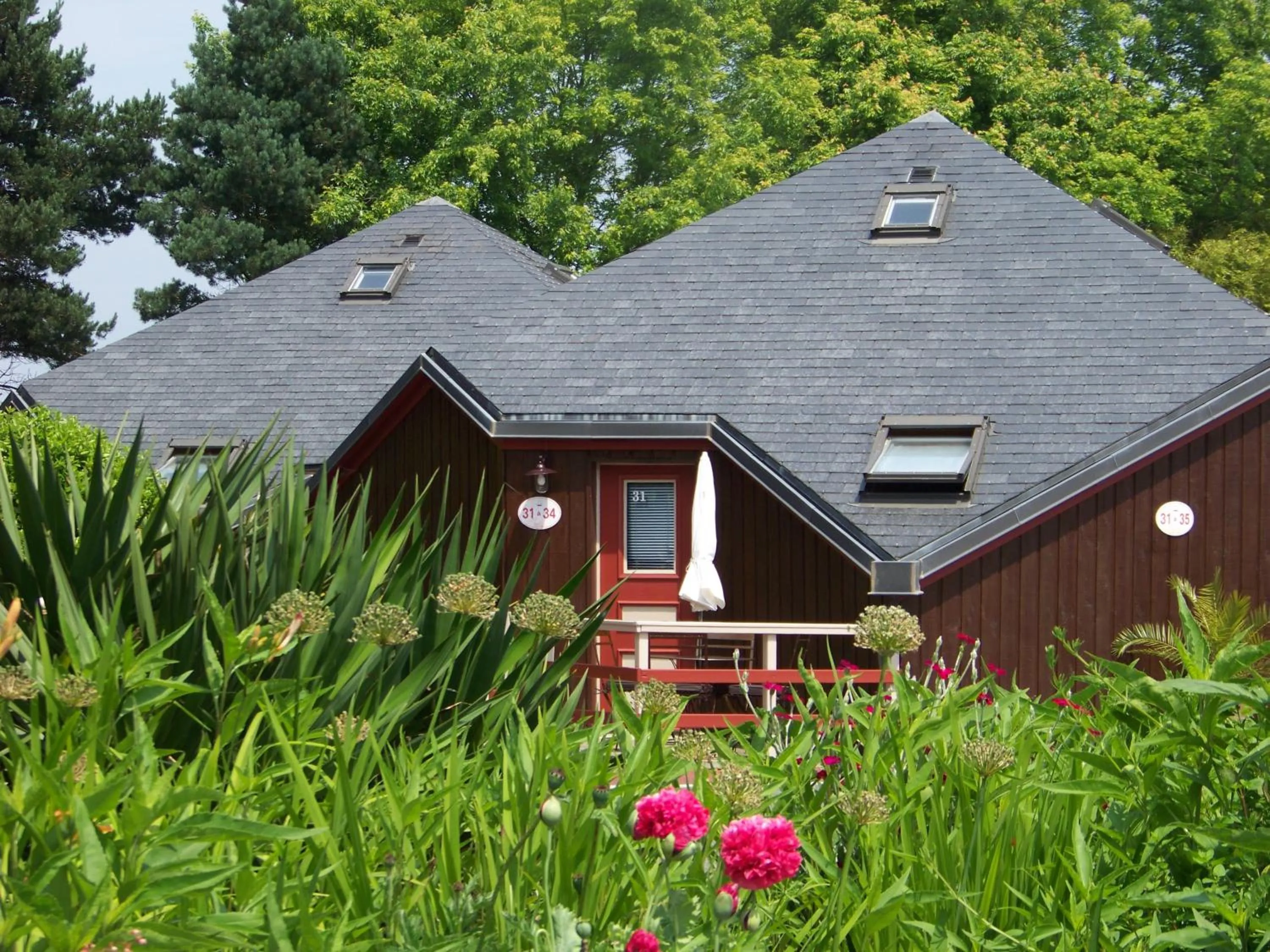 Facade/entrance in Hotel Nuit Et Jour - La Maison de Lucile