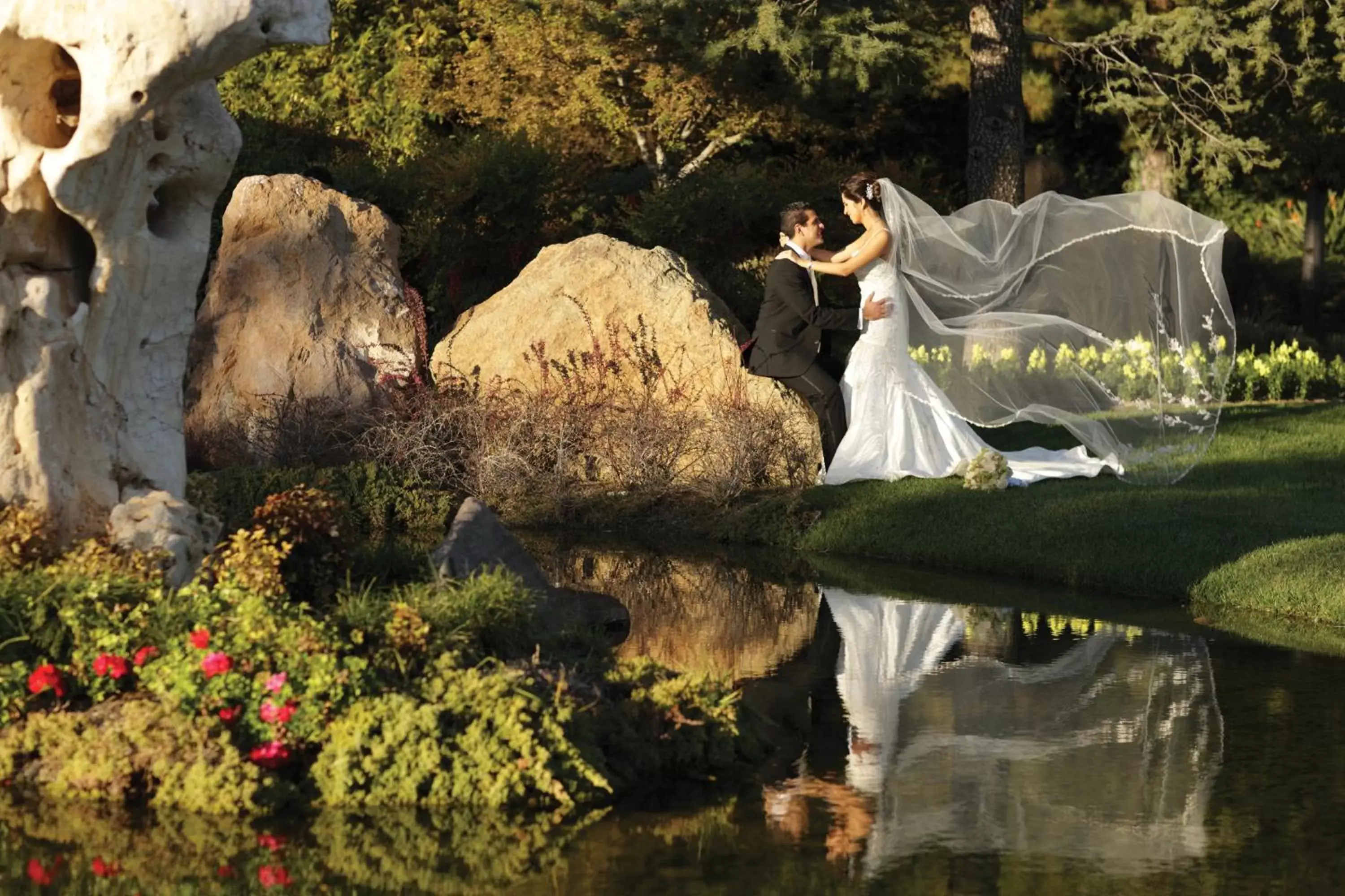 Facade/entrance in Four Seasons Hotel Westlake Village