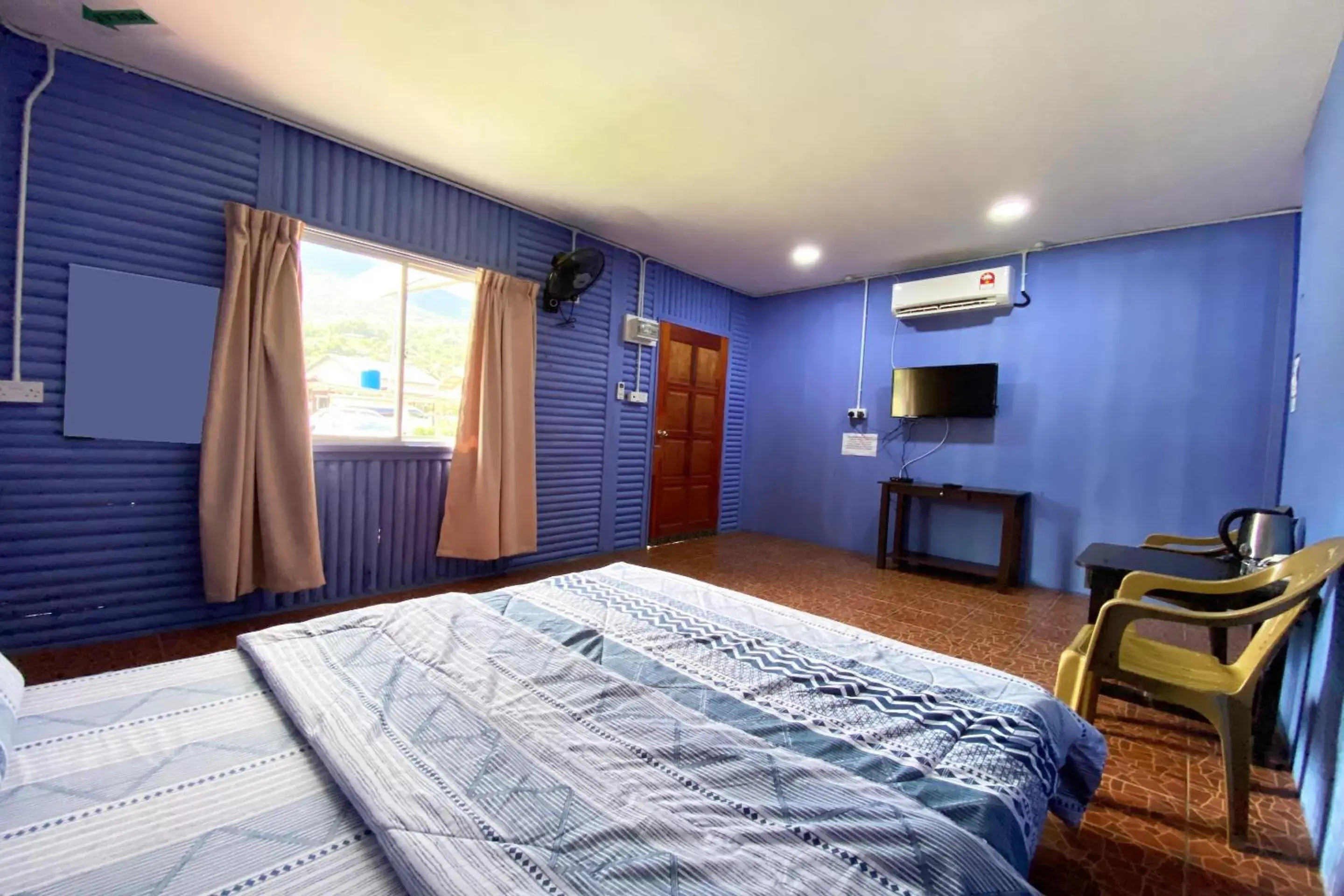 Bedroom, Bed in OYO 90284 Kampung Stay Kilimu