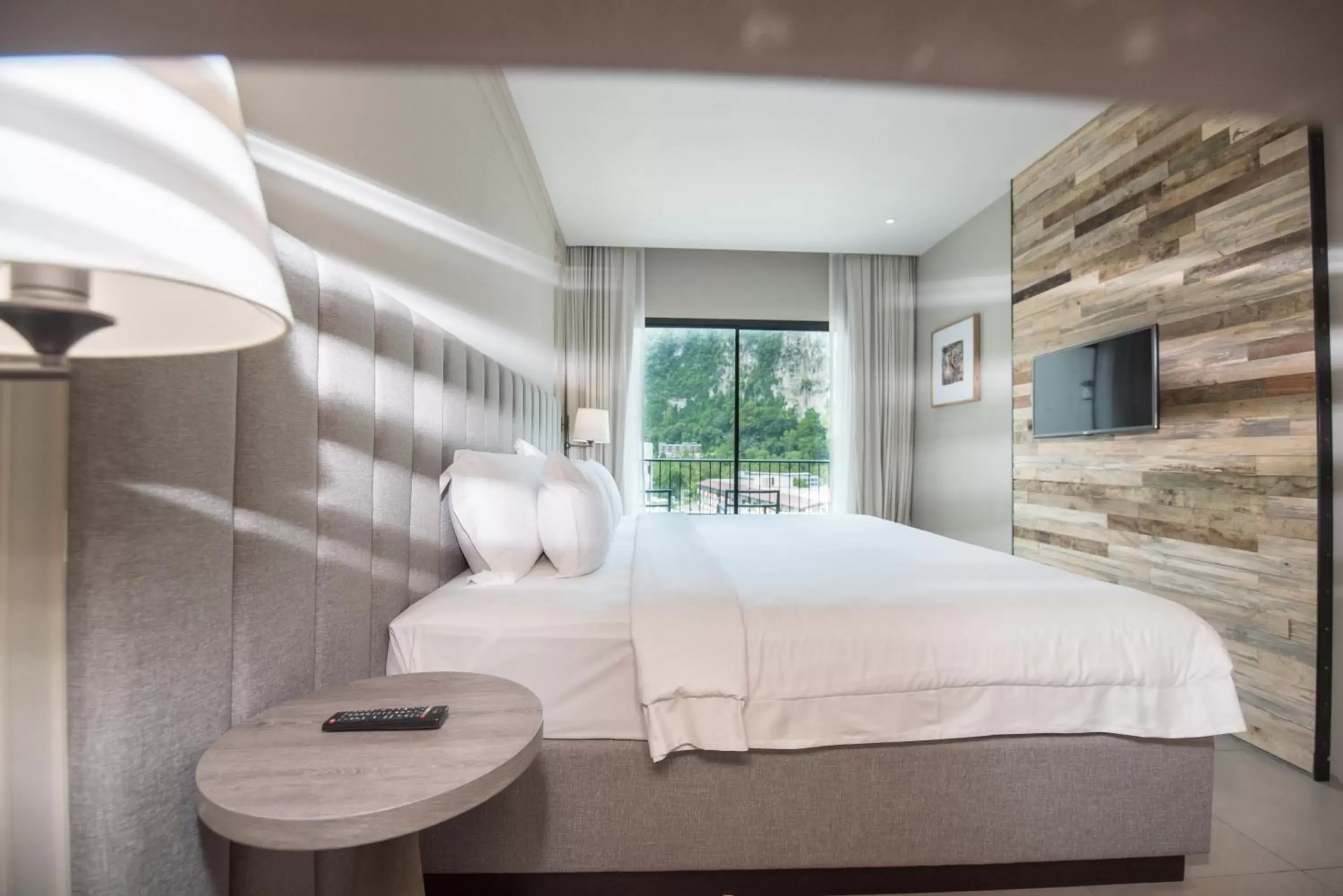 Bed in Sugar Marina Hotel CLIFFHANGER Aonang - SHA Extra Plus