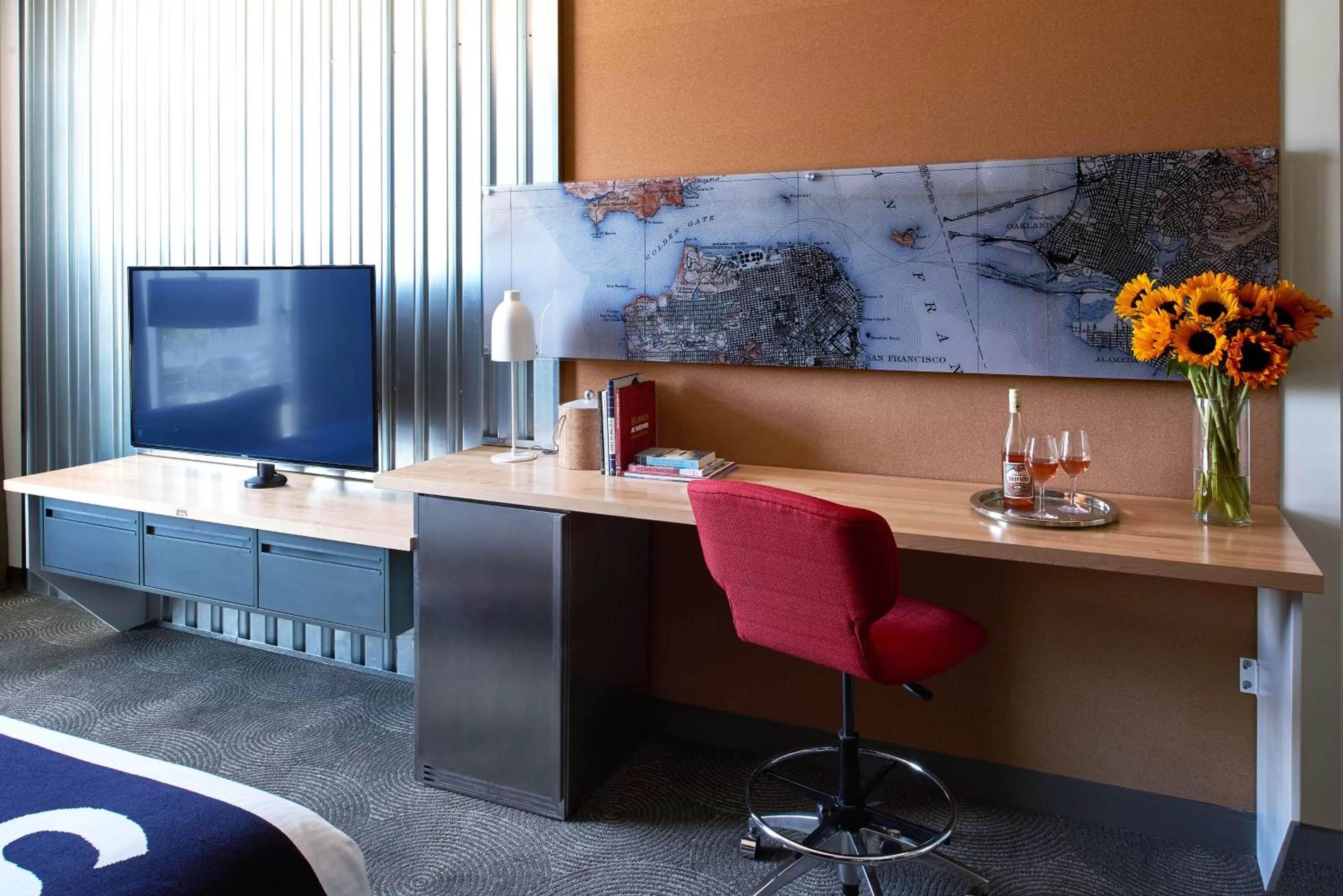 TV and multimedia in Hotel Zephyr San Francisco