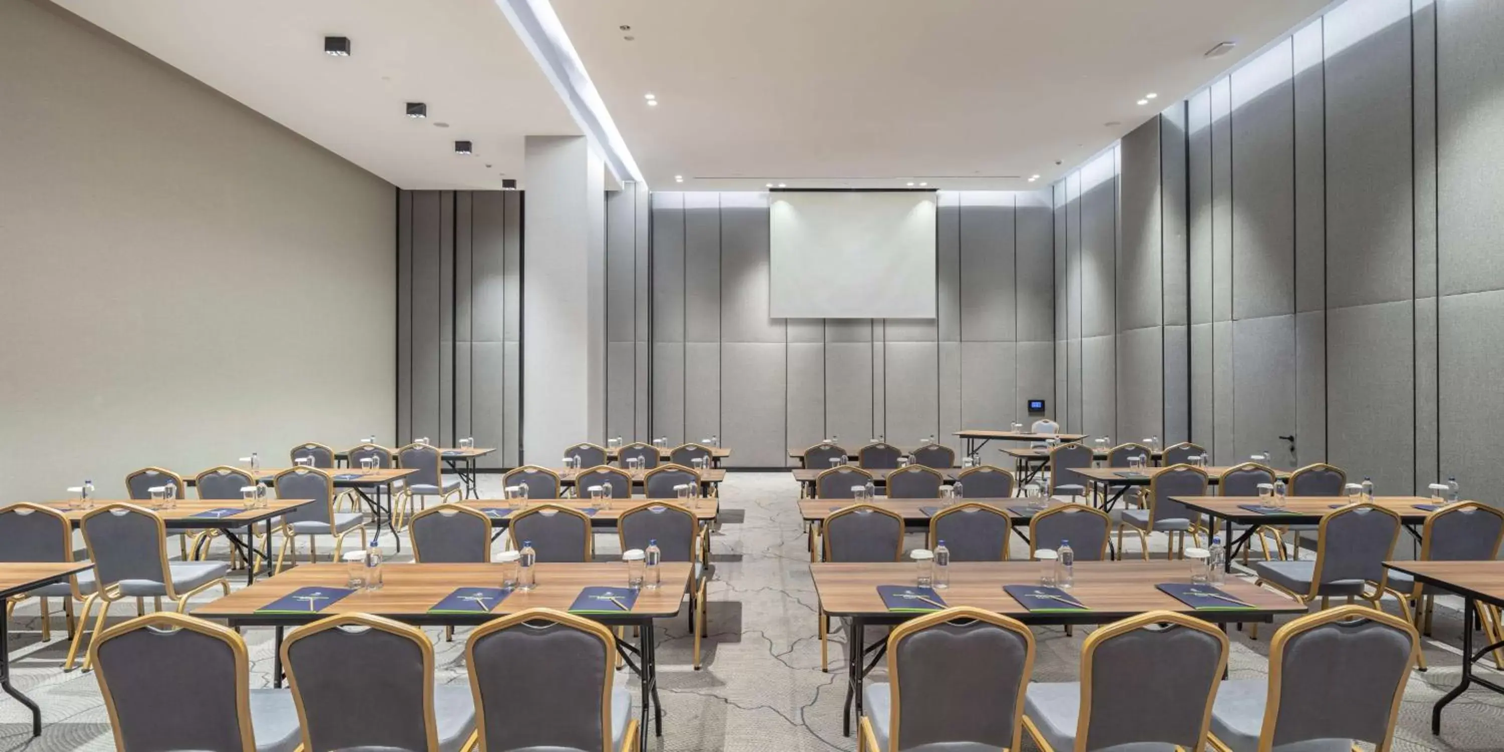 Meeting/conference room in Doubletree By Hilton Canakkale