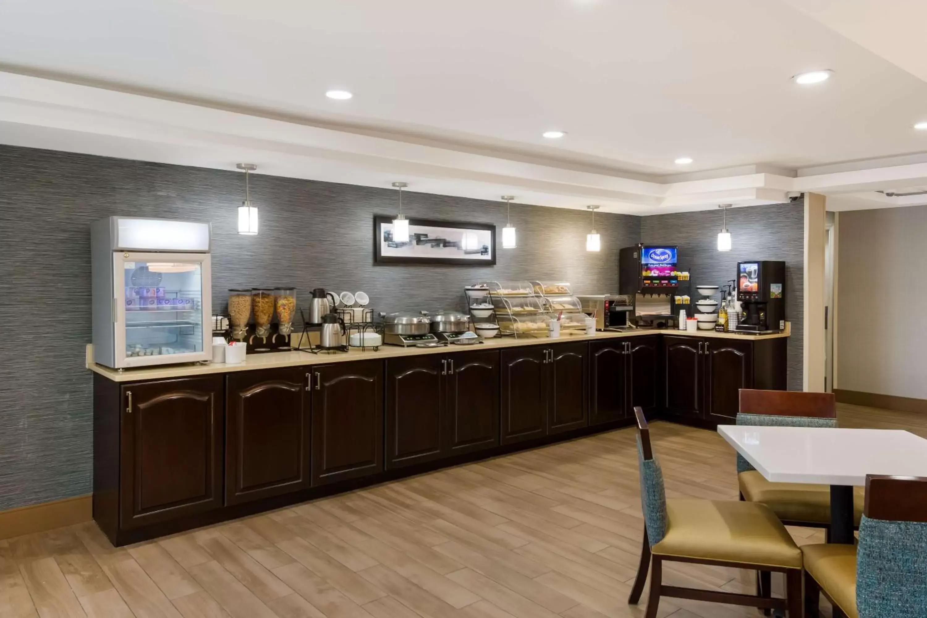 Breakfast, Restaurant/Places to Eat in Best Western Milford Inn