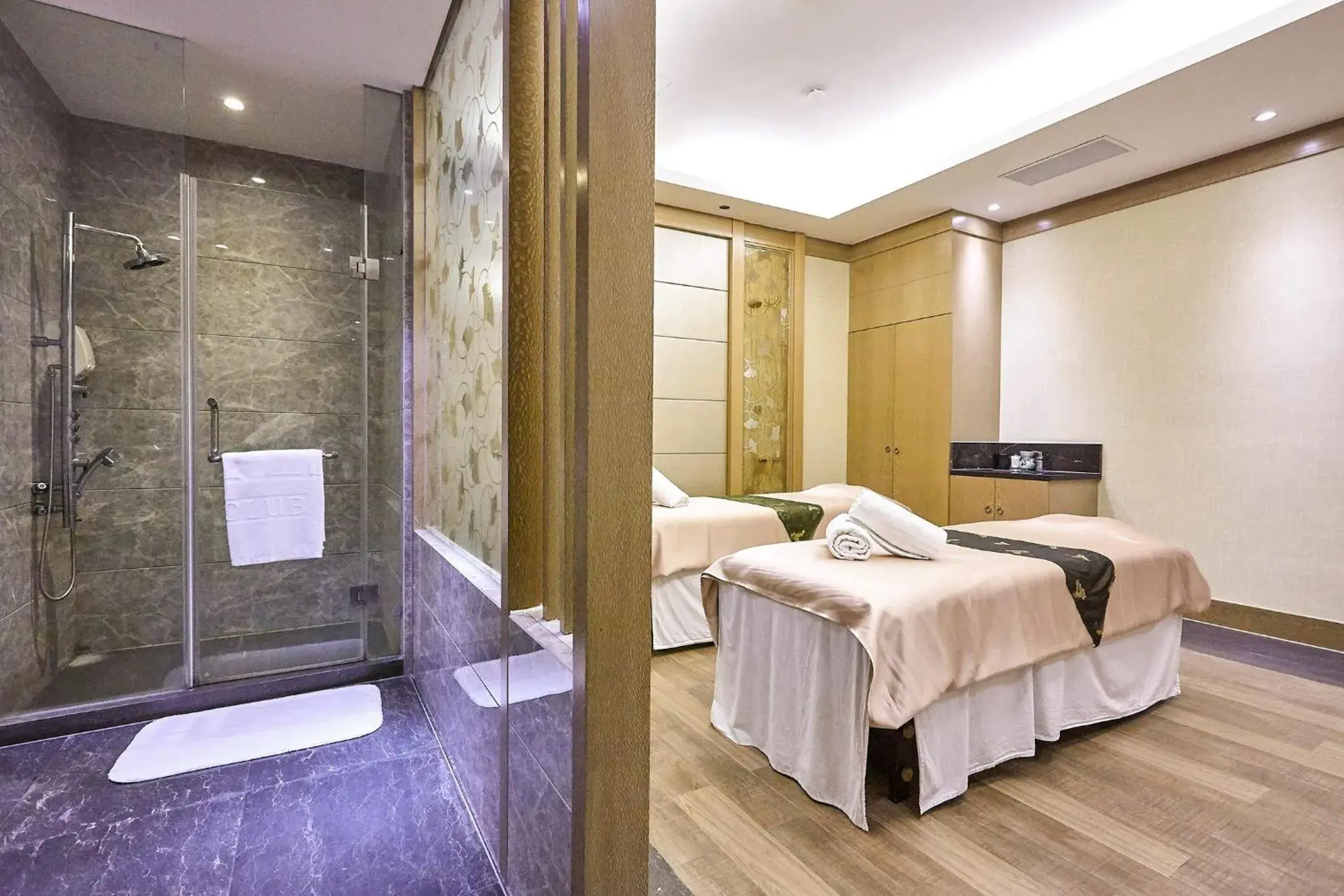 Massage, Bed in Tongli Lakeview Hotel