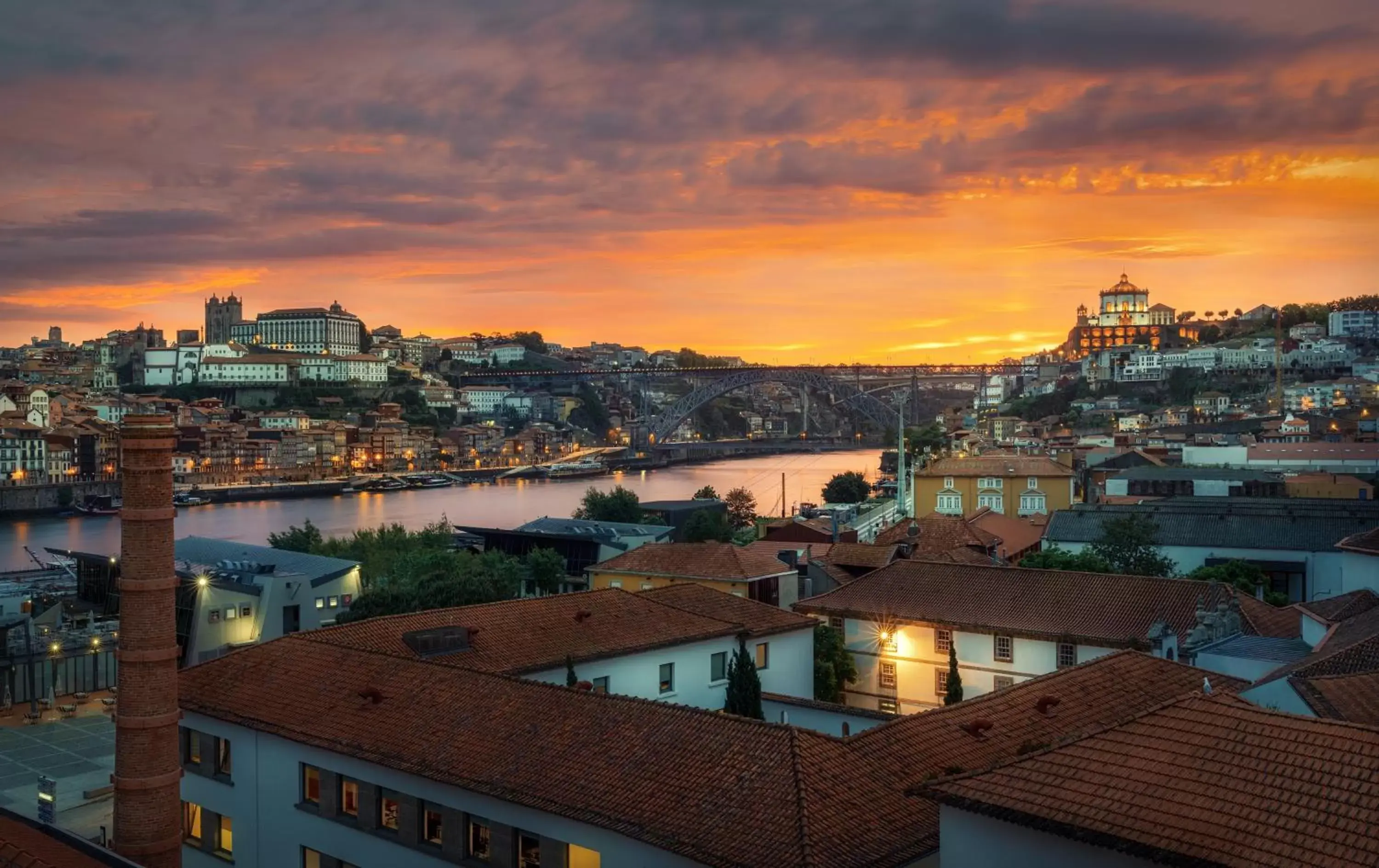 City view in The Lodge Porto Hotel