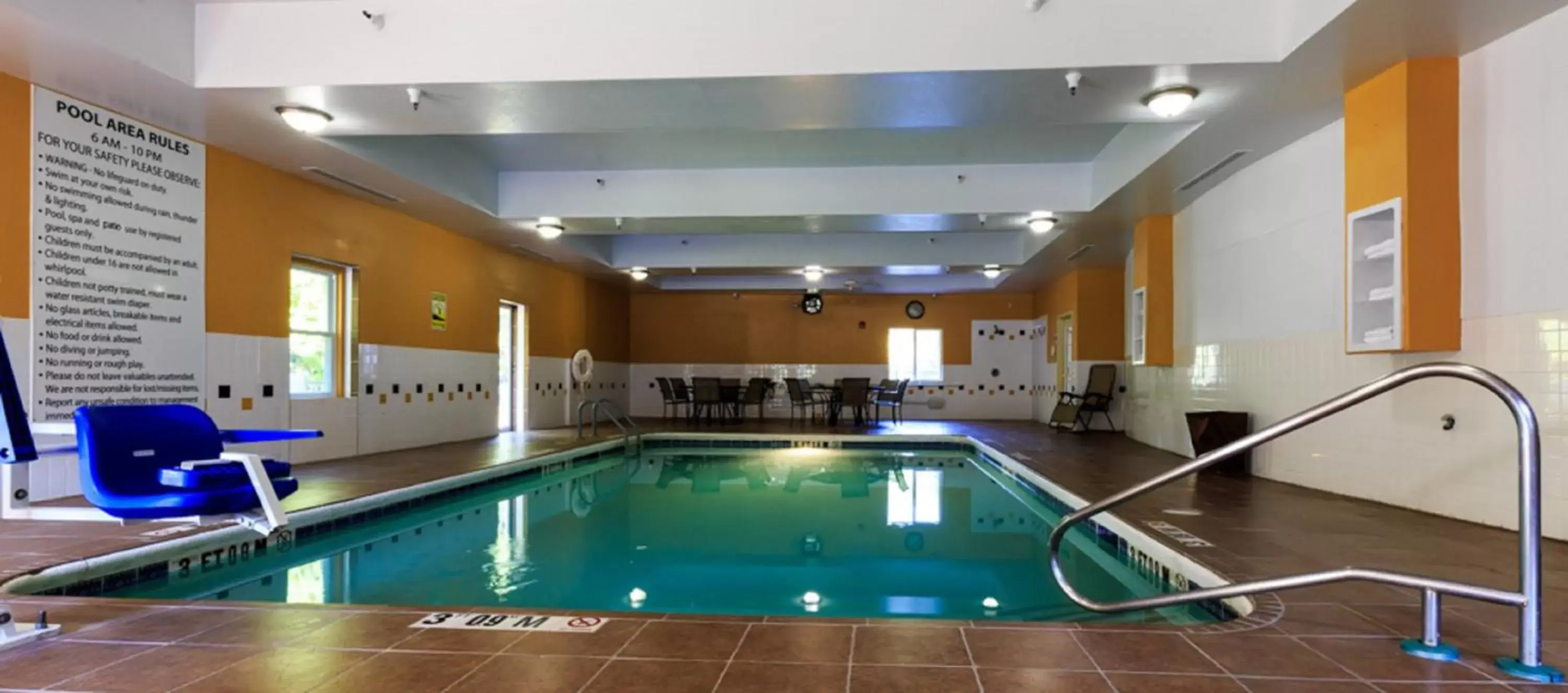 Swimming Pool in Holiday Inn Express Hotel & Suites Hinesville, an IHG Hotel