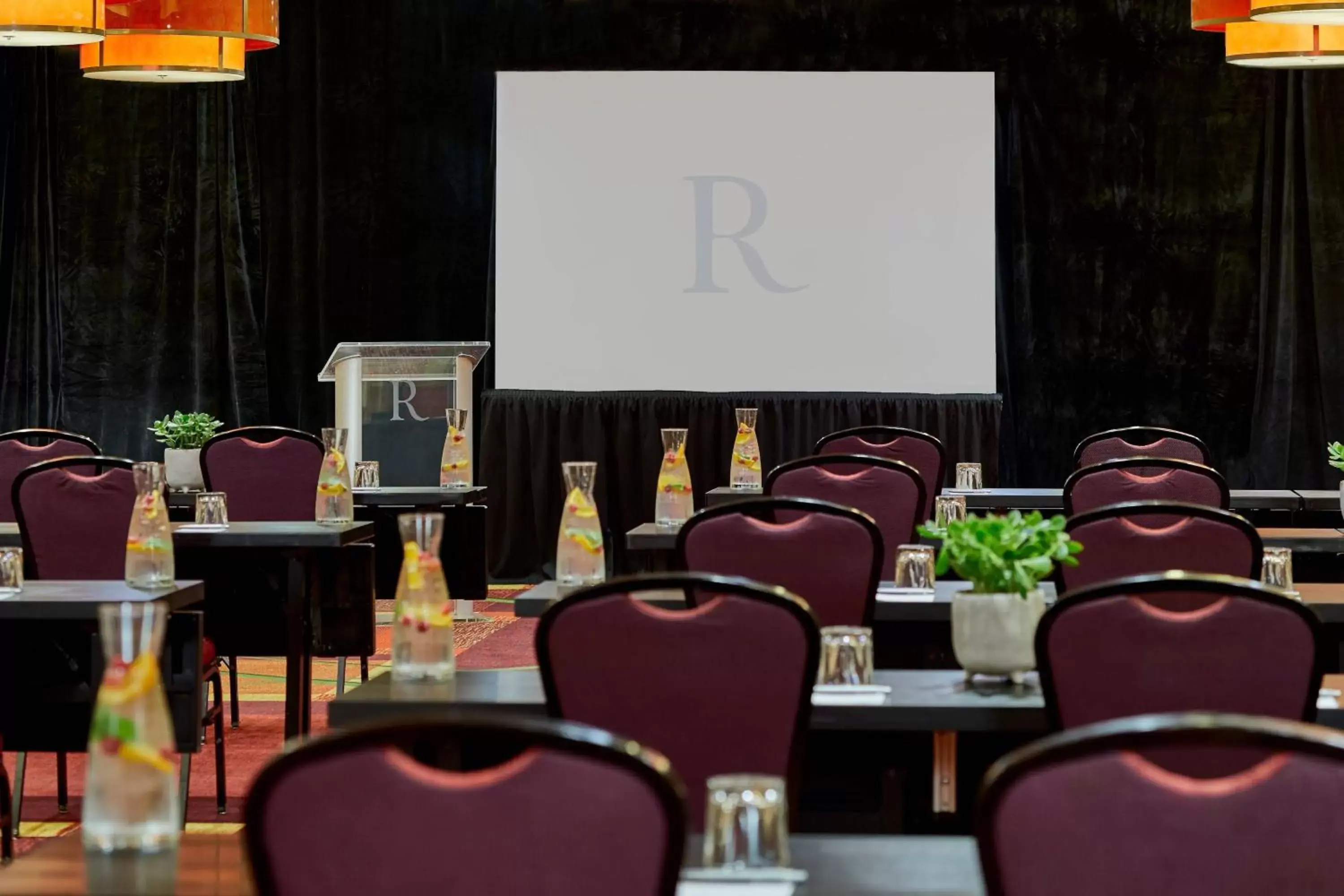 Meeting/conference room in Renaissance Charlotte SouthPark Hotel