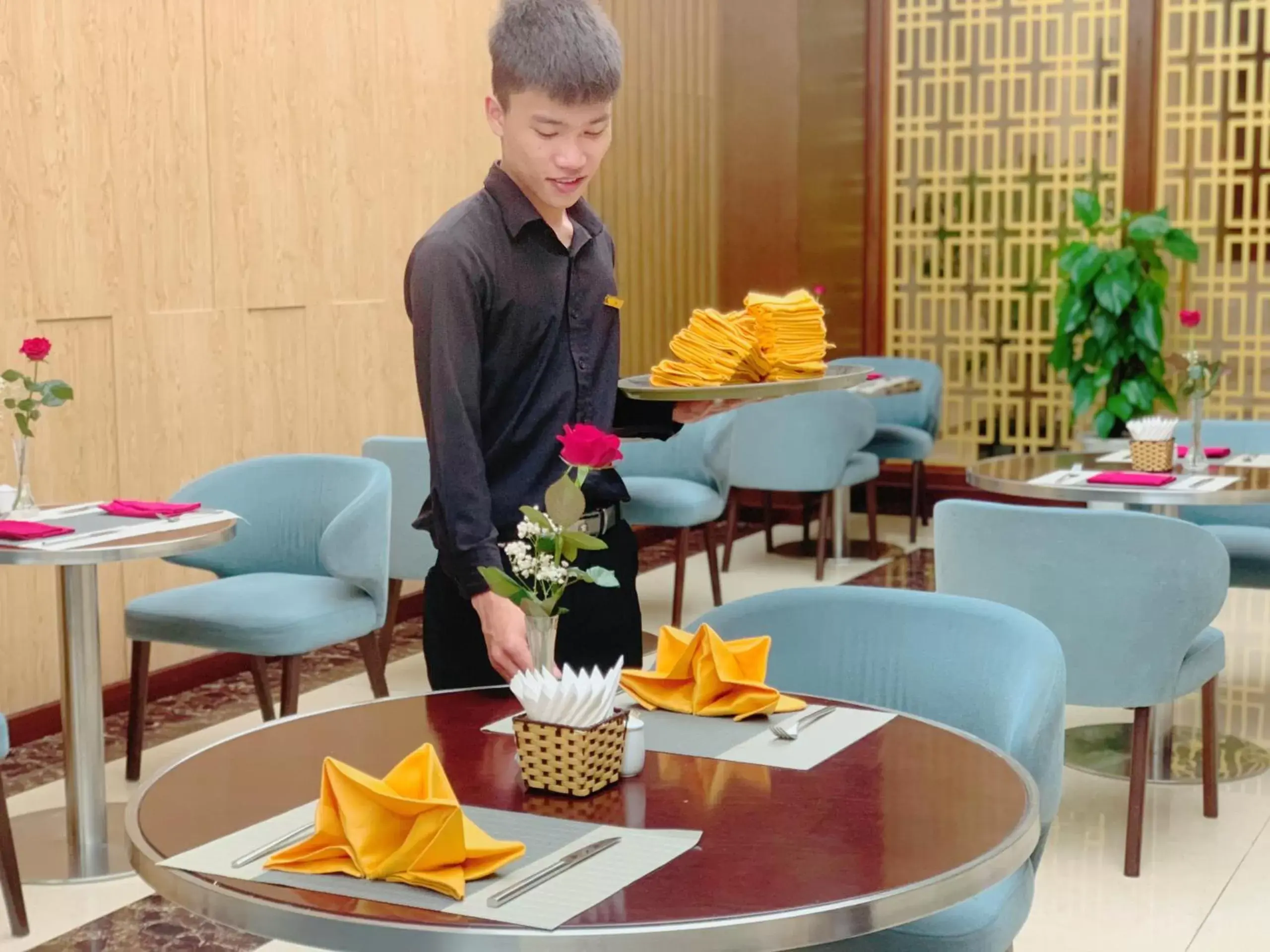 Restaurant/Places to Eat in Muong Thanh Luxury Nhat Le Hotel