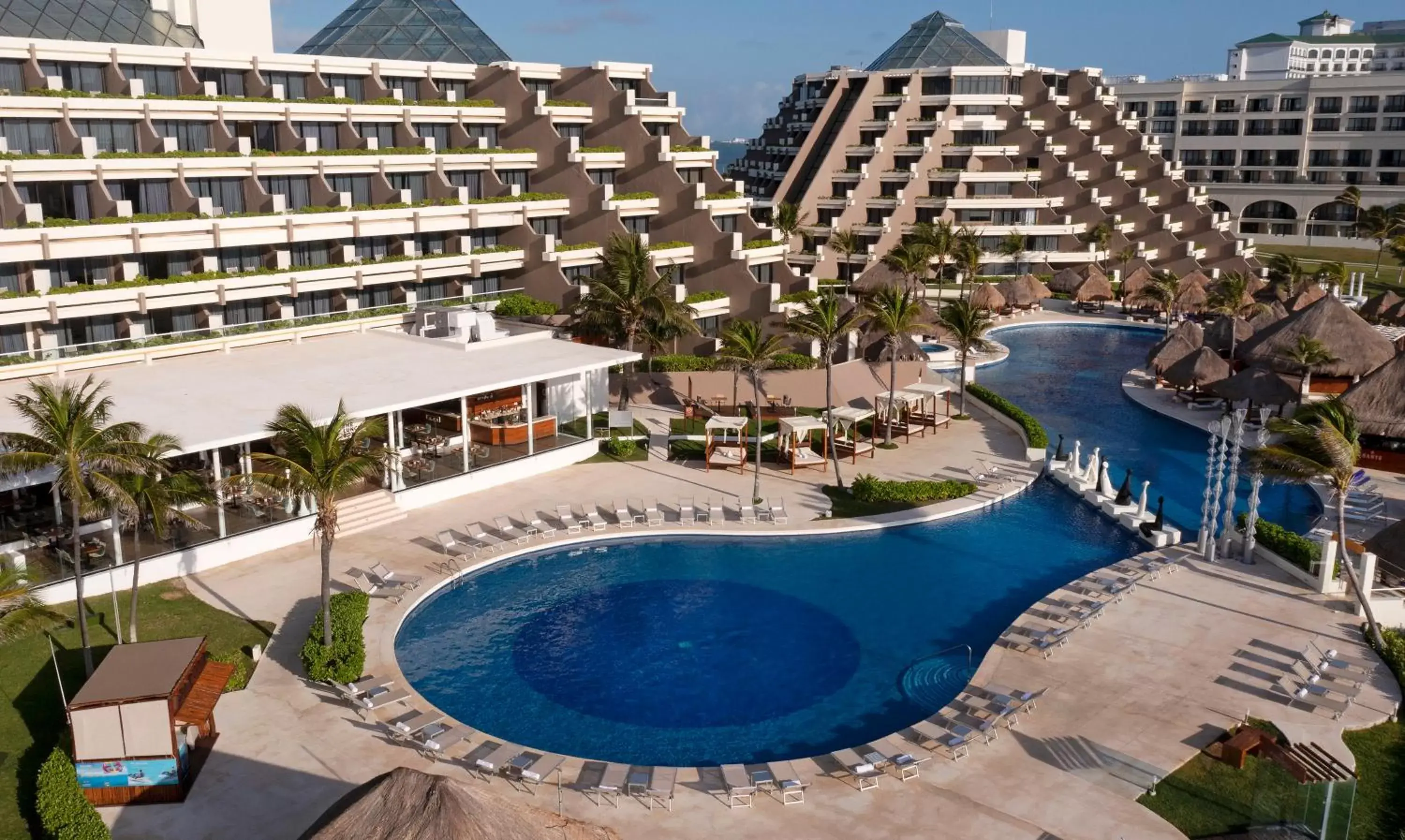 Swimming pool, Pool View in Paradisus Cancun All Inclusive