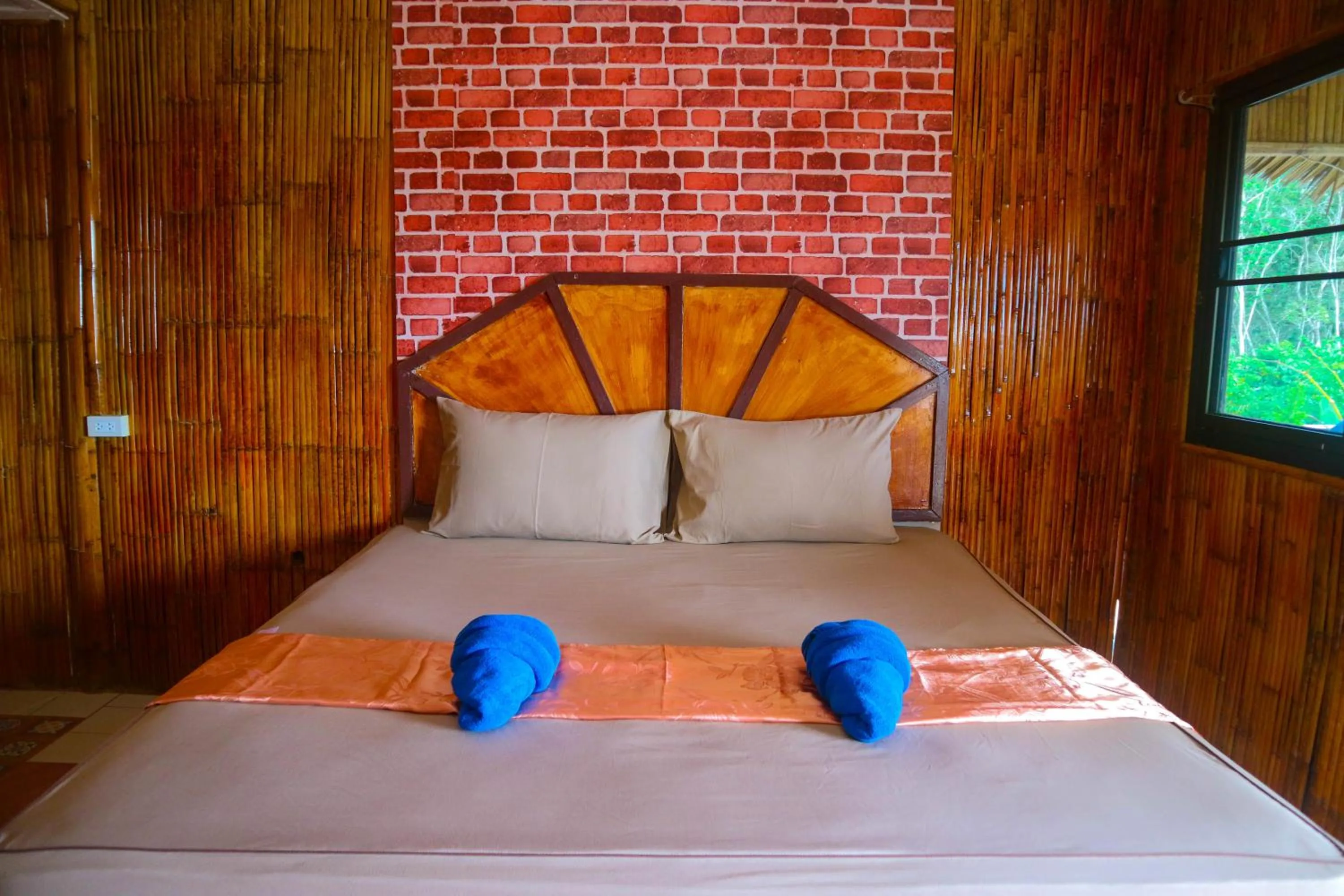 Bed in Cottage Hill at Lanta