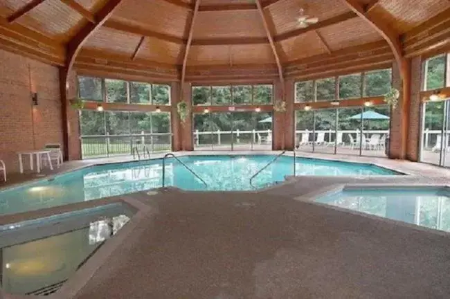 Swimming Pool in Quality Inn Radford-West Blacksburg I-81