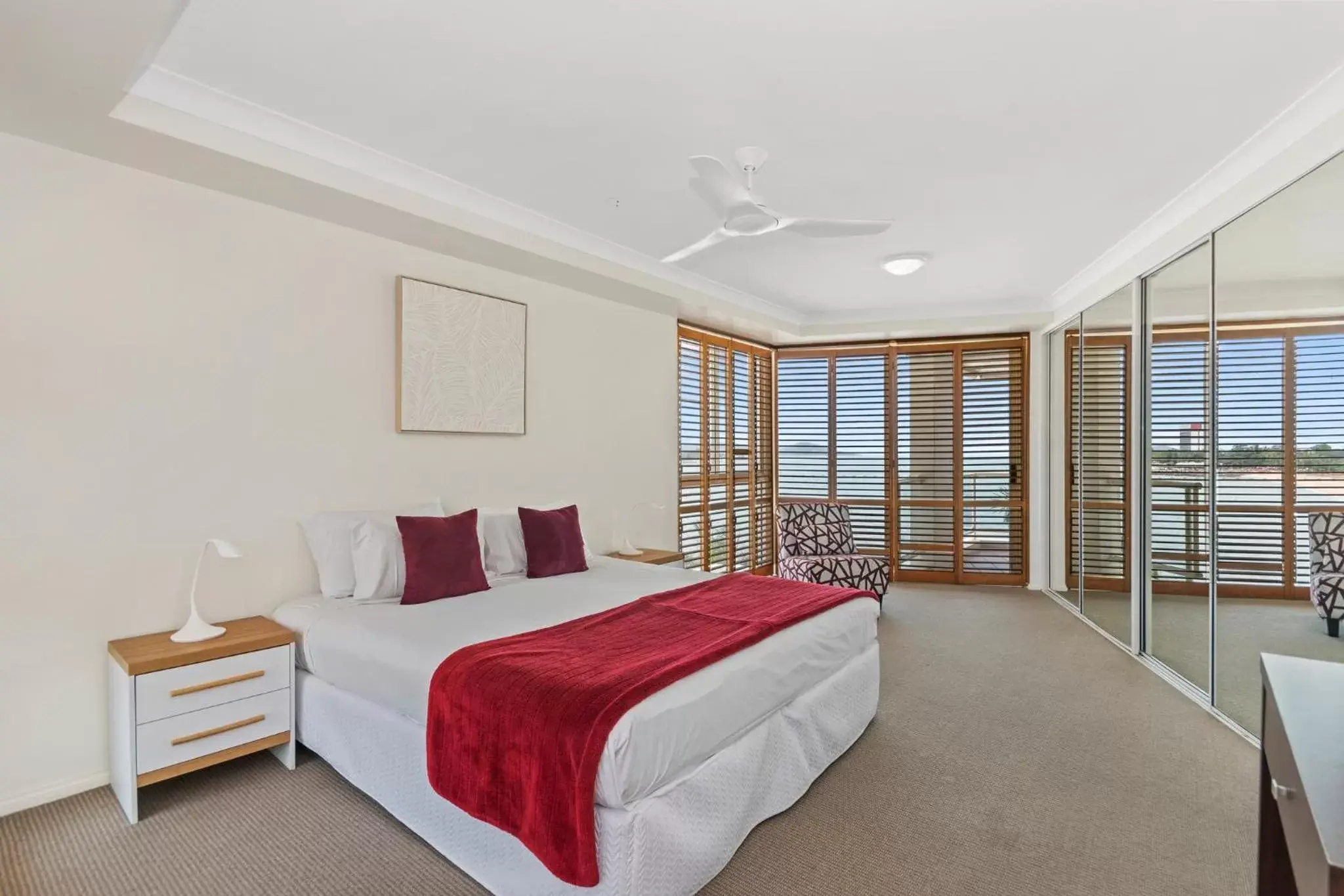 Bedroom, Bed in Mariners North Holiday Apartments