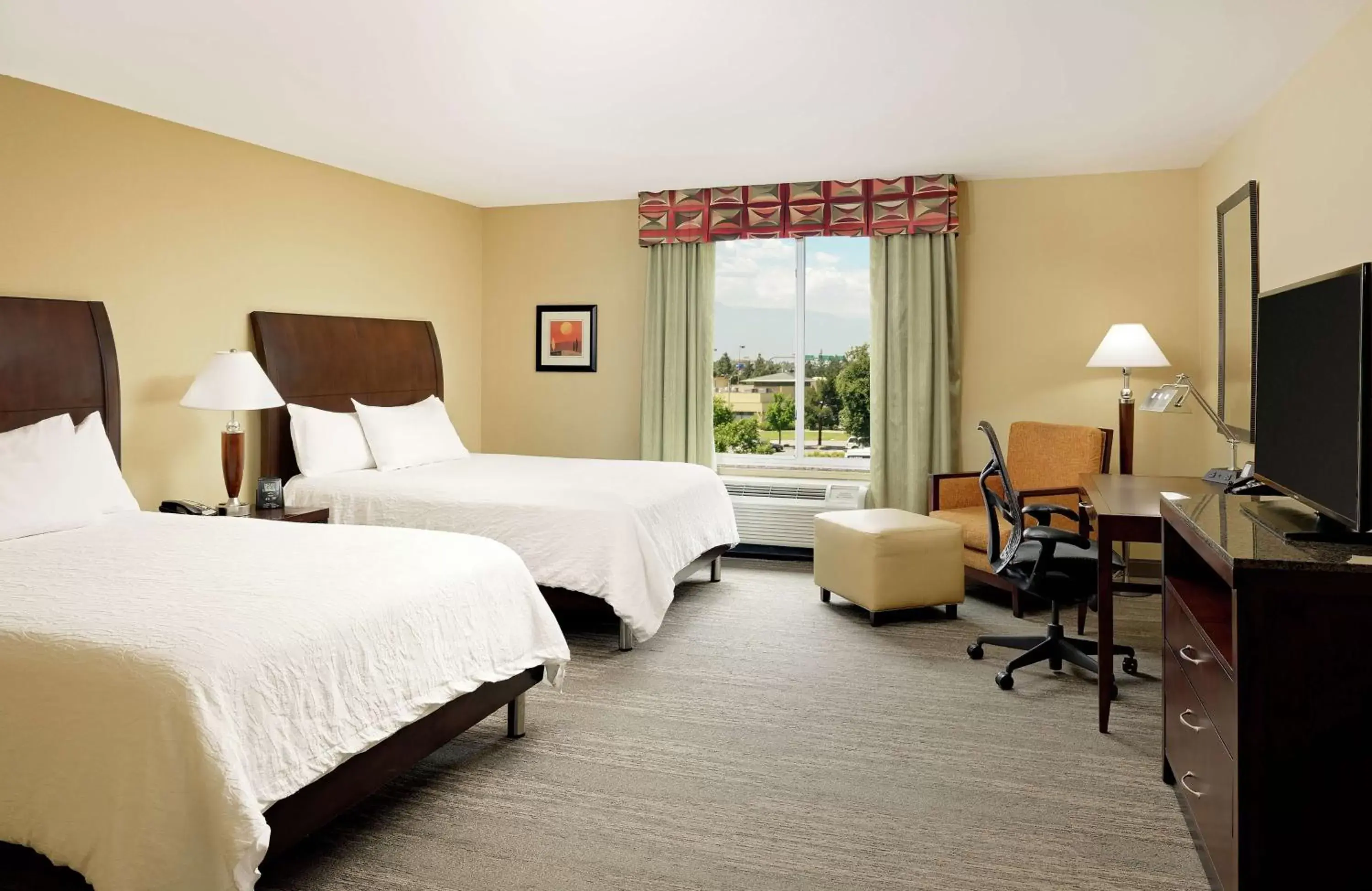 Bedroom in Hilton Garden Inn Fontana