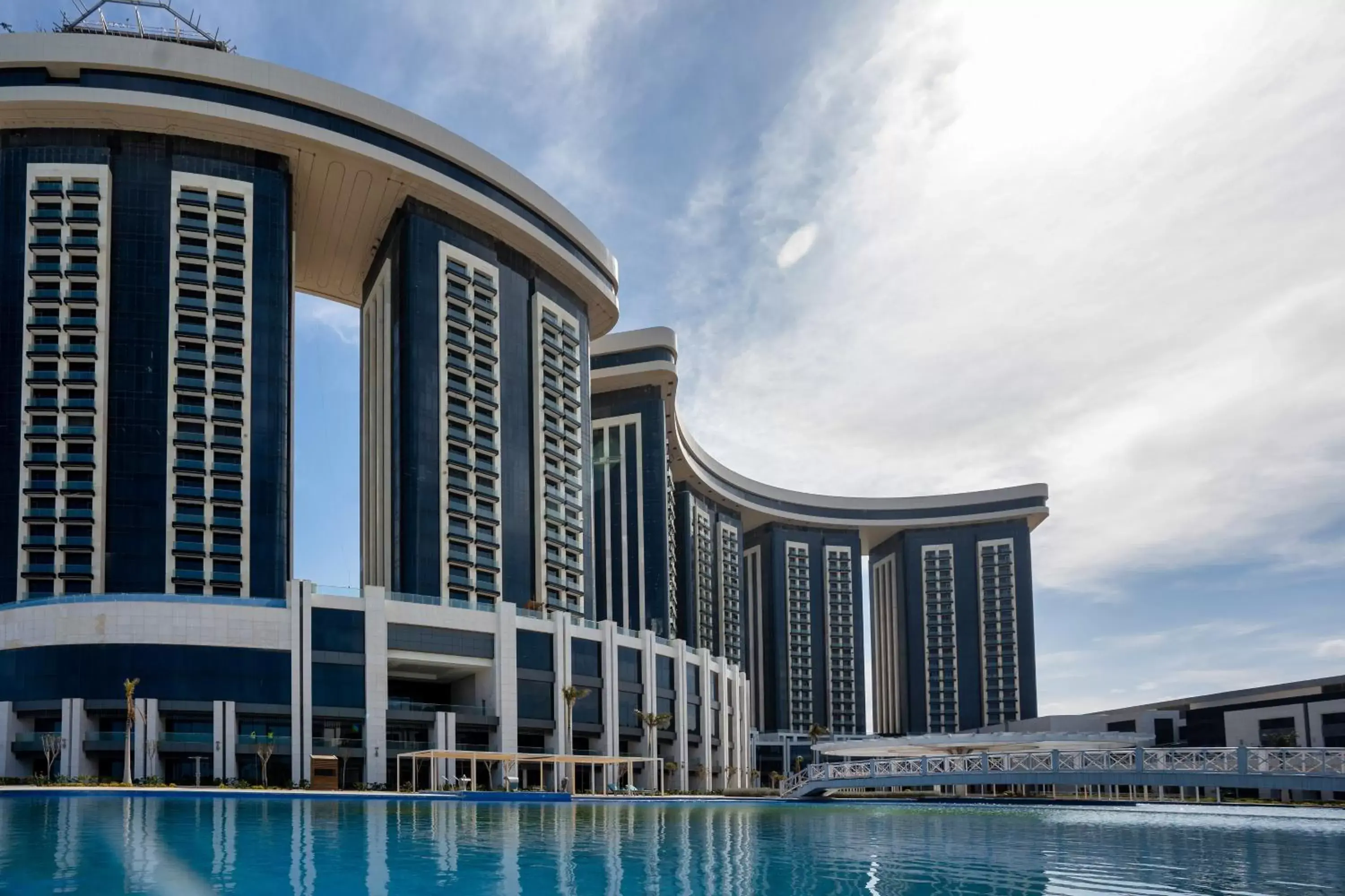 Property Building in Regal Heights Hotel Property Building in Regal Heights Hotel