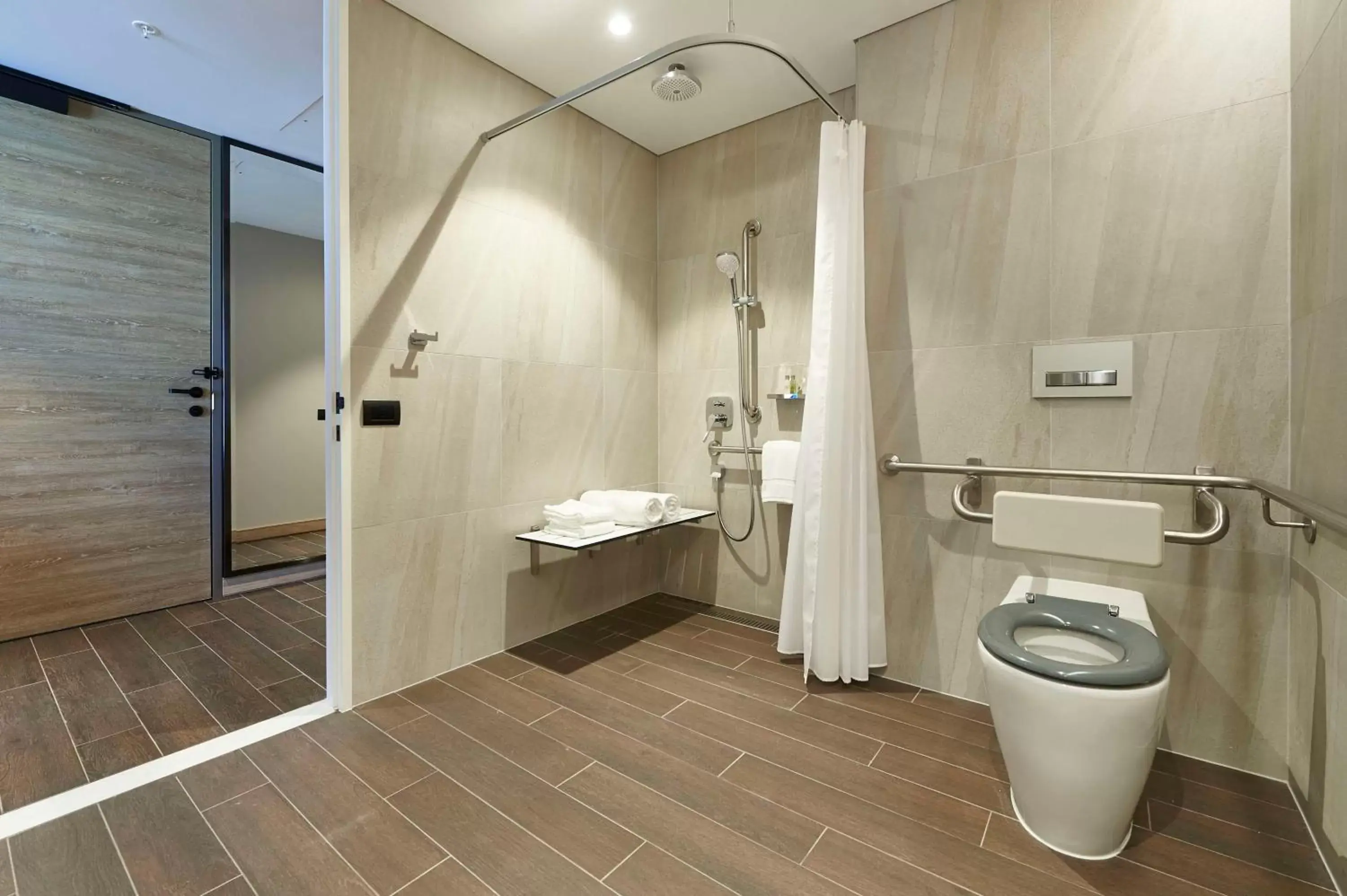 Bathroom in Doubletree By Hilton Perth Northbridge