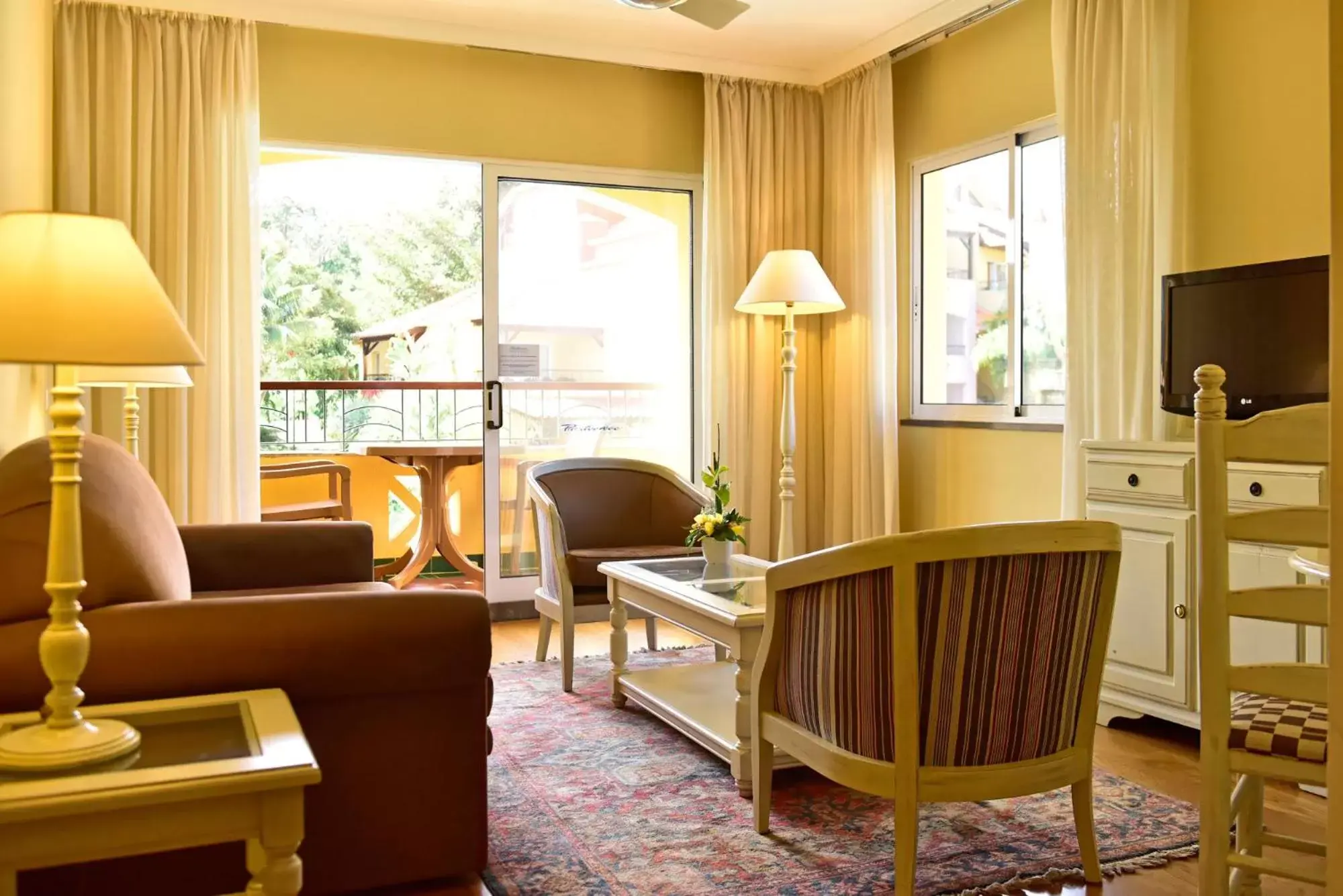 Balcony/Terrace, Seating Area in Pestana Village Garden Hotel