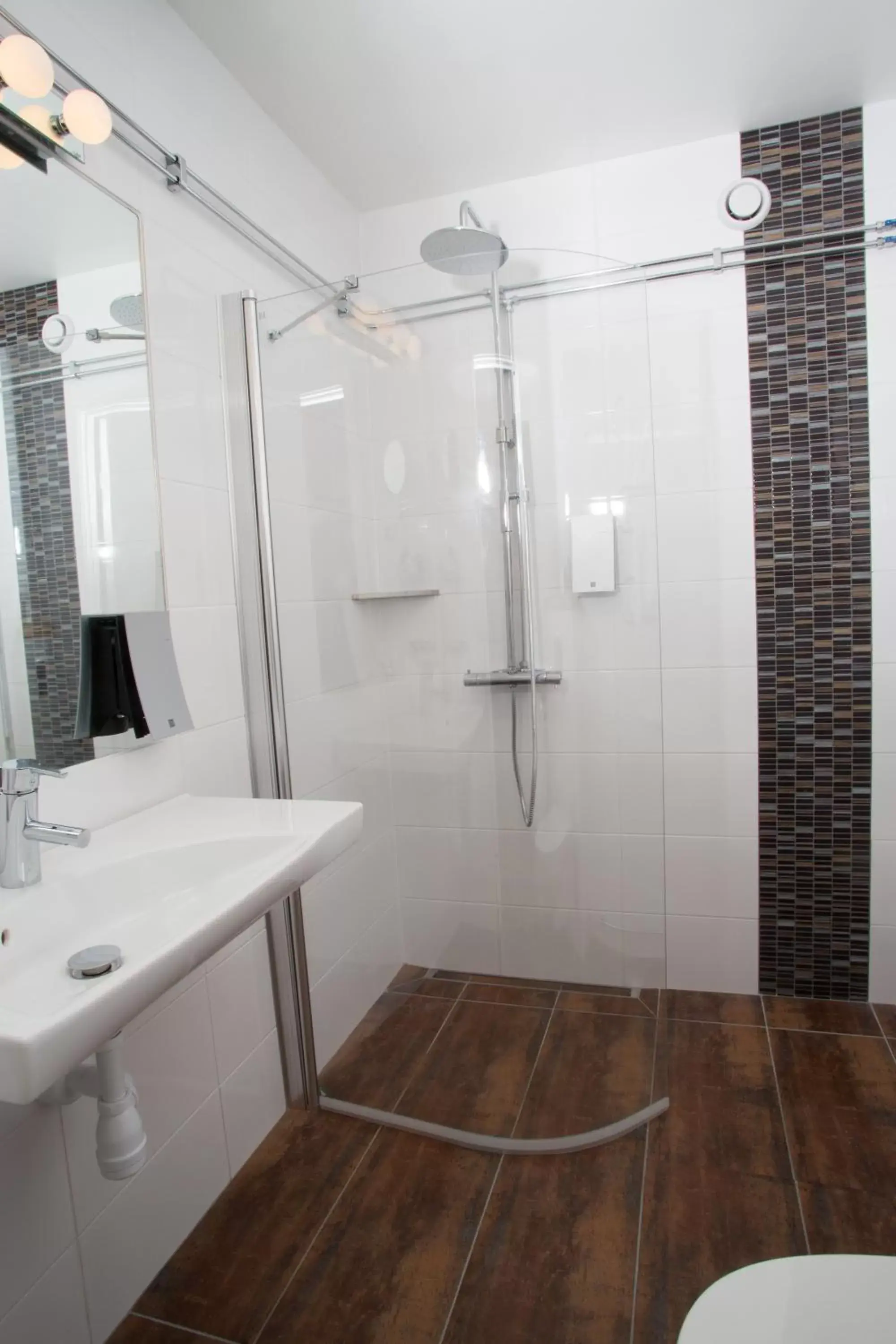 Shower, Bathroom in Best Western Hotell SoderH