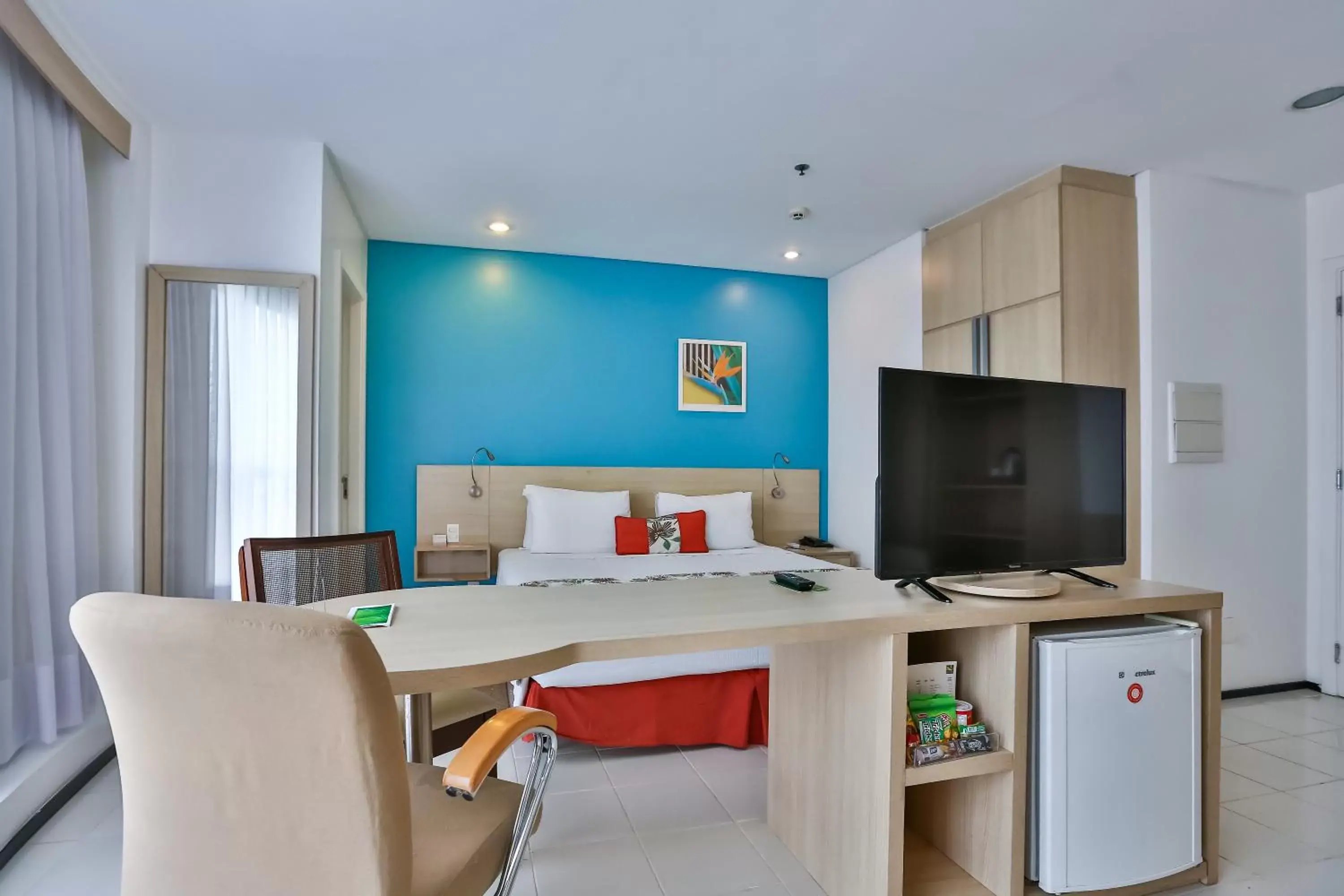 Bedroom, TV/Entertainment Center in Quality Hotel Manaus