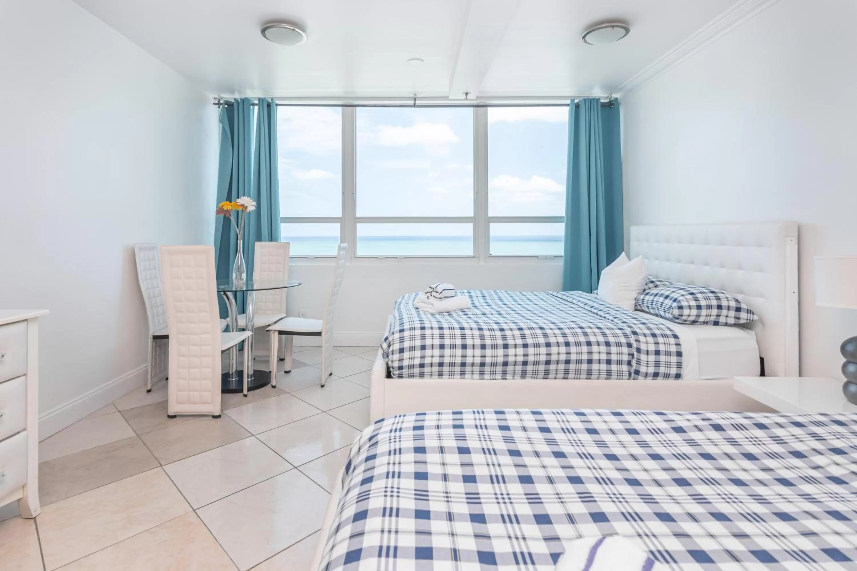 Photo of the whole room, Bed in Girasole Rentals