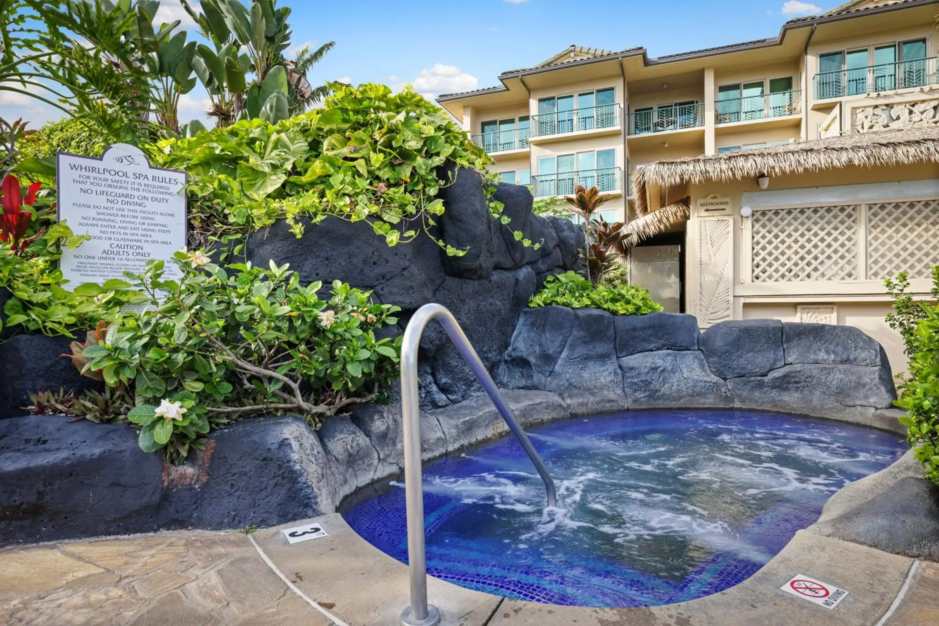 Hot Tub, Swimming Pool in Waipouli Beach Resort & Spa Kauai By Outrigger